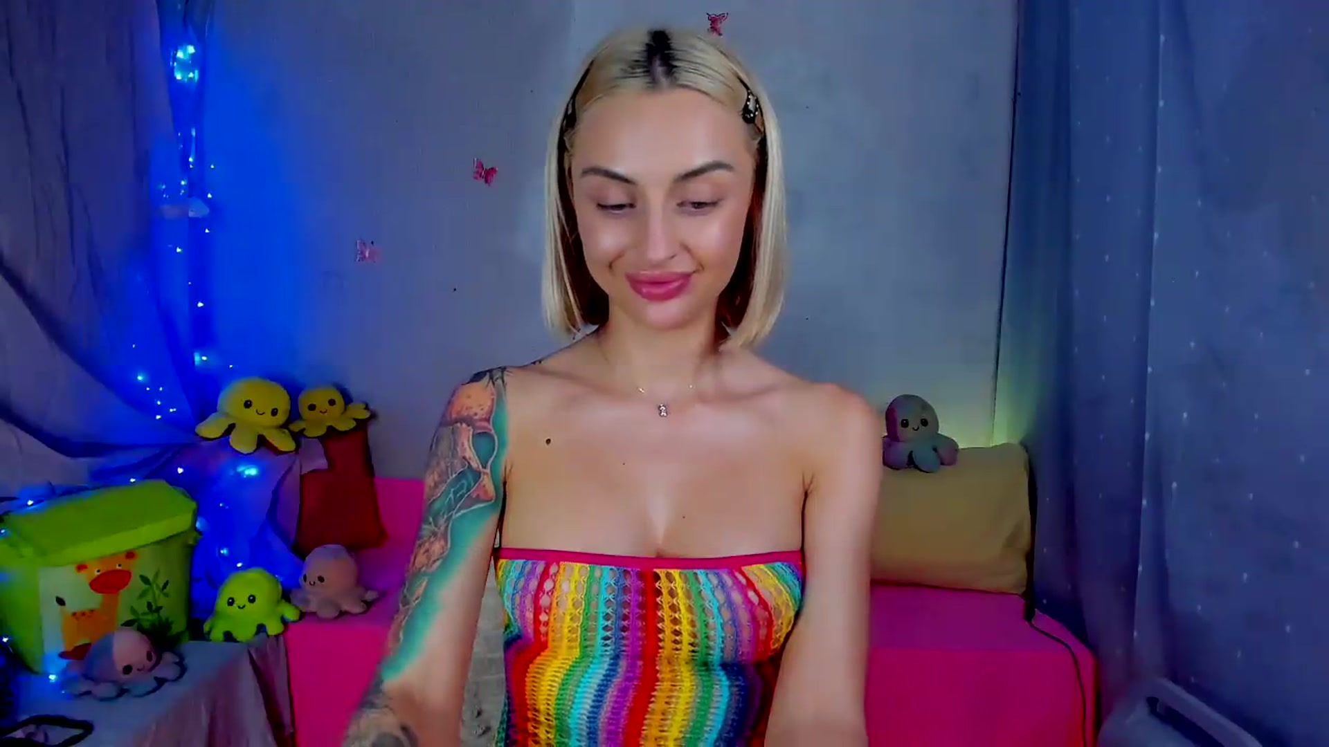 Gallery image thumbnail from YourLizzyDoll's myfreecams stream on, 05/25/2026, 22:25 image 12 of 20
