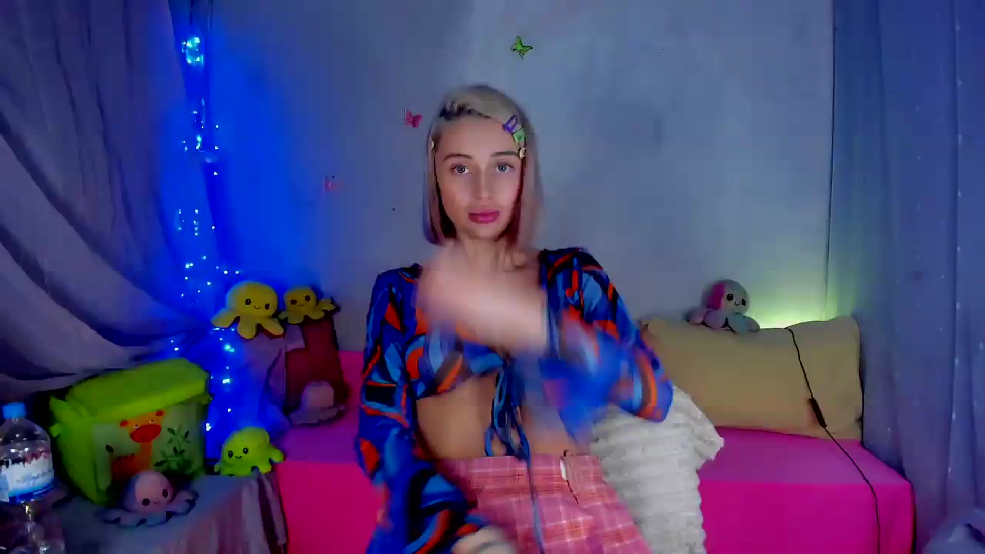 Gallery image thumbnail from YourLizzyDoll's myfreecams stream on, 05/29/2026, 02:12 image 18 of 20