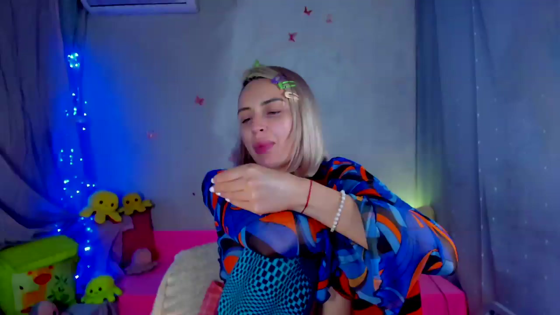 Gallery image thumbnail from YourLizzyDoll's myfreecams stream on, 05/29/2026, 03:02 image 19 of 20
