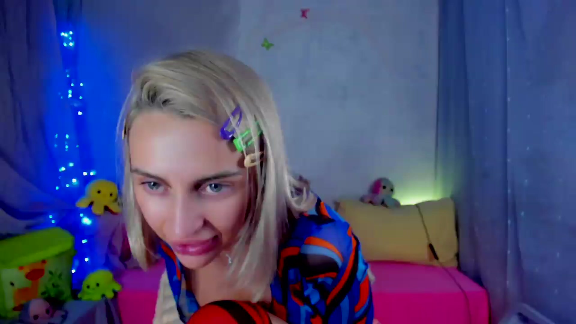 Gallery image thumbnail from YourLizzyDoll's myfreecams stream on, 05/29/2026, 03:02 image 6 of 20