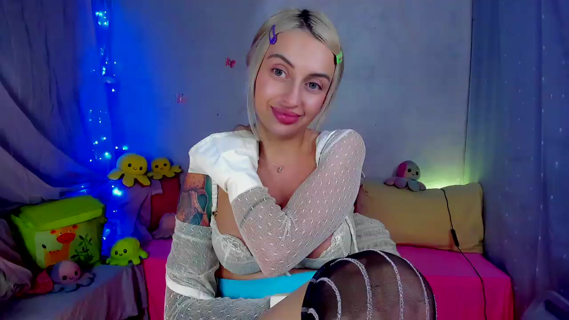 Gallery image thumbnail from YourLizzyDoll's myfreecams stream on, 05/30/2026, 01:02 image 16 of 20