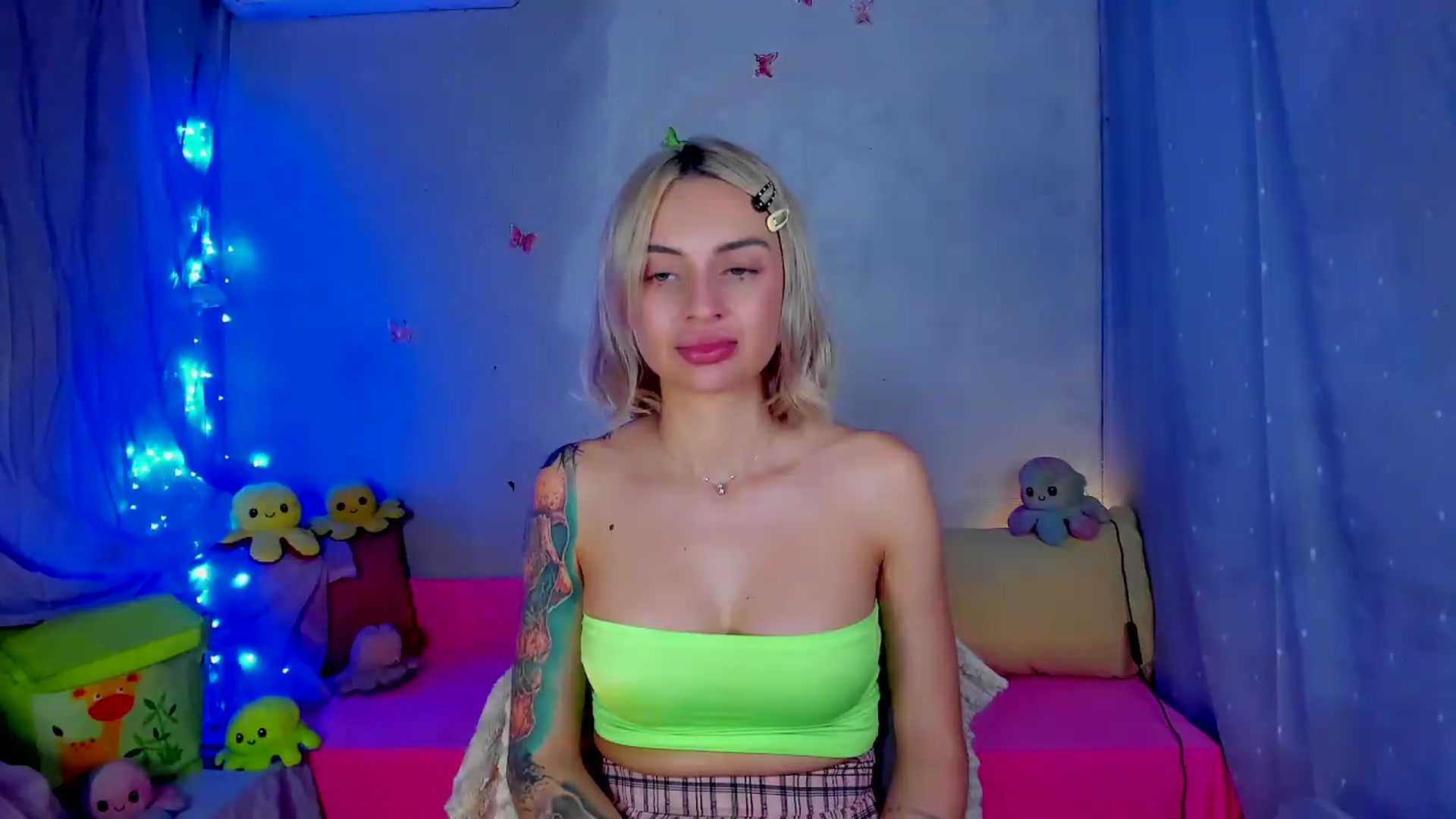 Gallery image thumbnail from YourLizzyDoll's myfreecams stream on, 06/06/2026, 01:47 image 16 of 20