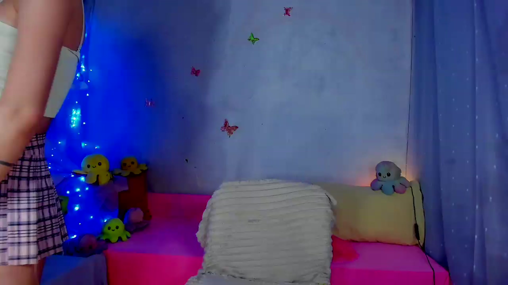 Gallery image thumbnail from YourLizzyDoll's myfreecams stream on, 06/10/2026, 24:02 image 12 of 20