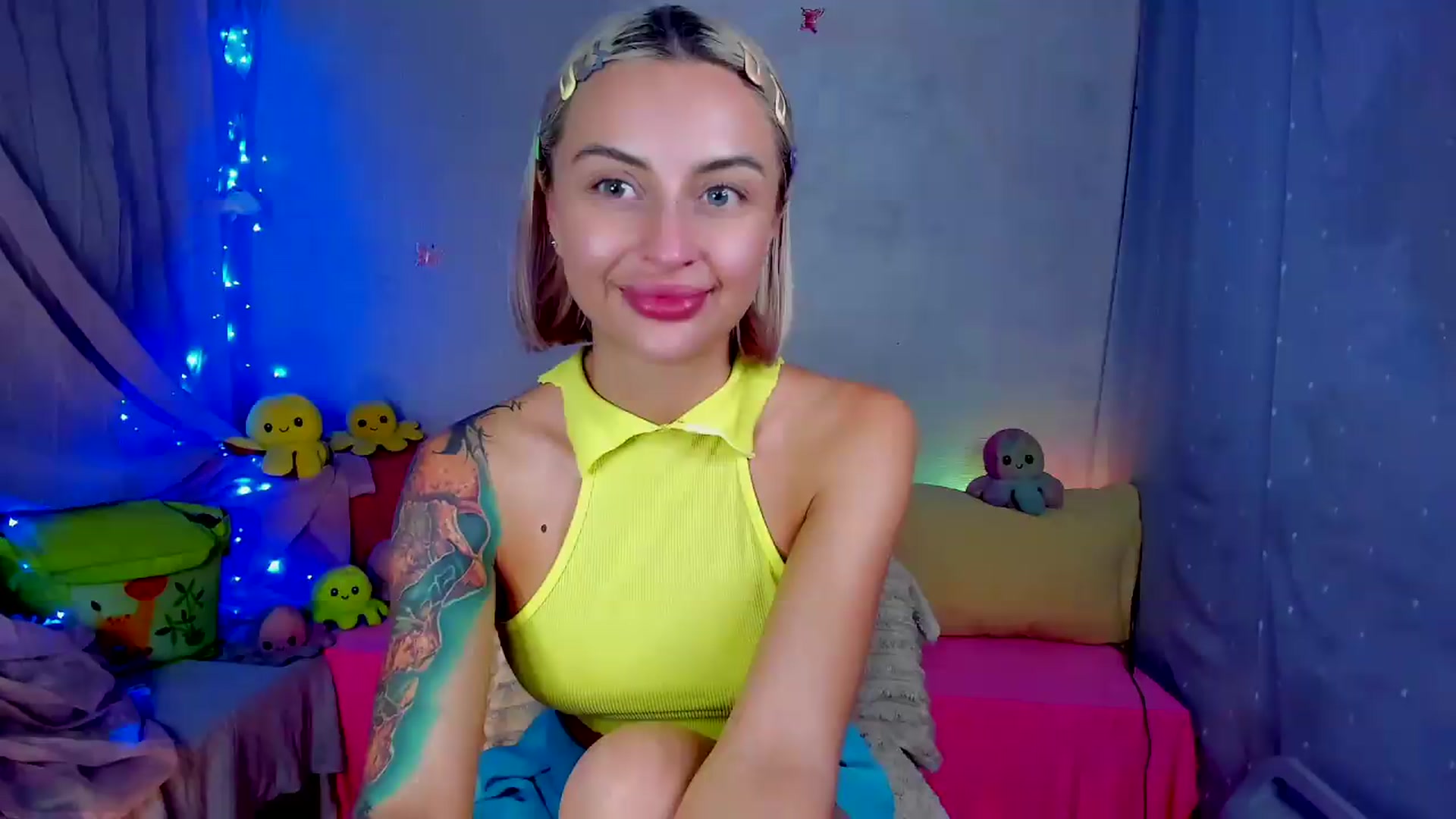 Gallery image thumbnail from YourLizzyDoll's myfreecams stream on, 06/14/2026, 24:36 image 11 of 20