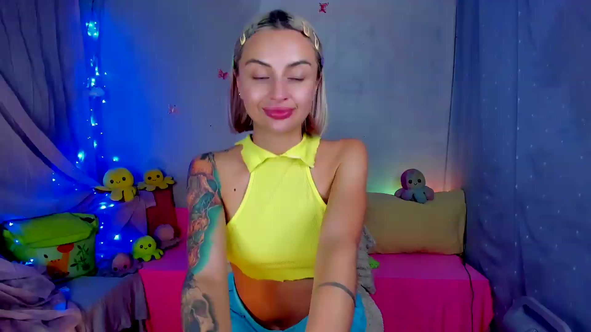 Gallery image thumbnail from YourLizzyDoll's myfreecams stream on, 06/14/2026, 24:36 image 12 of 20