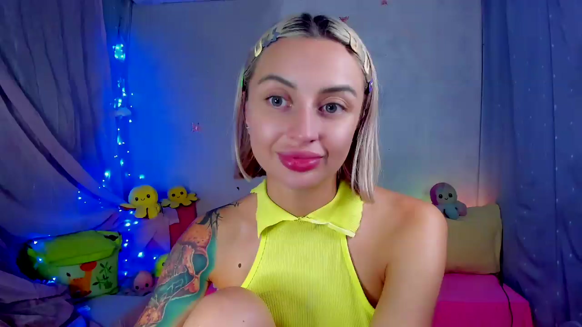 Gallery image thumbnail from YourLizzyDoll's myfreecams stream on, 06/14/2026, 02:58 image 6 of 20