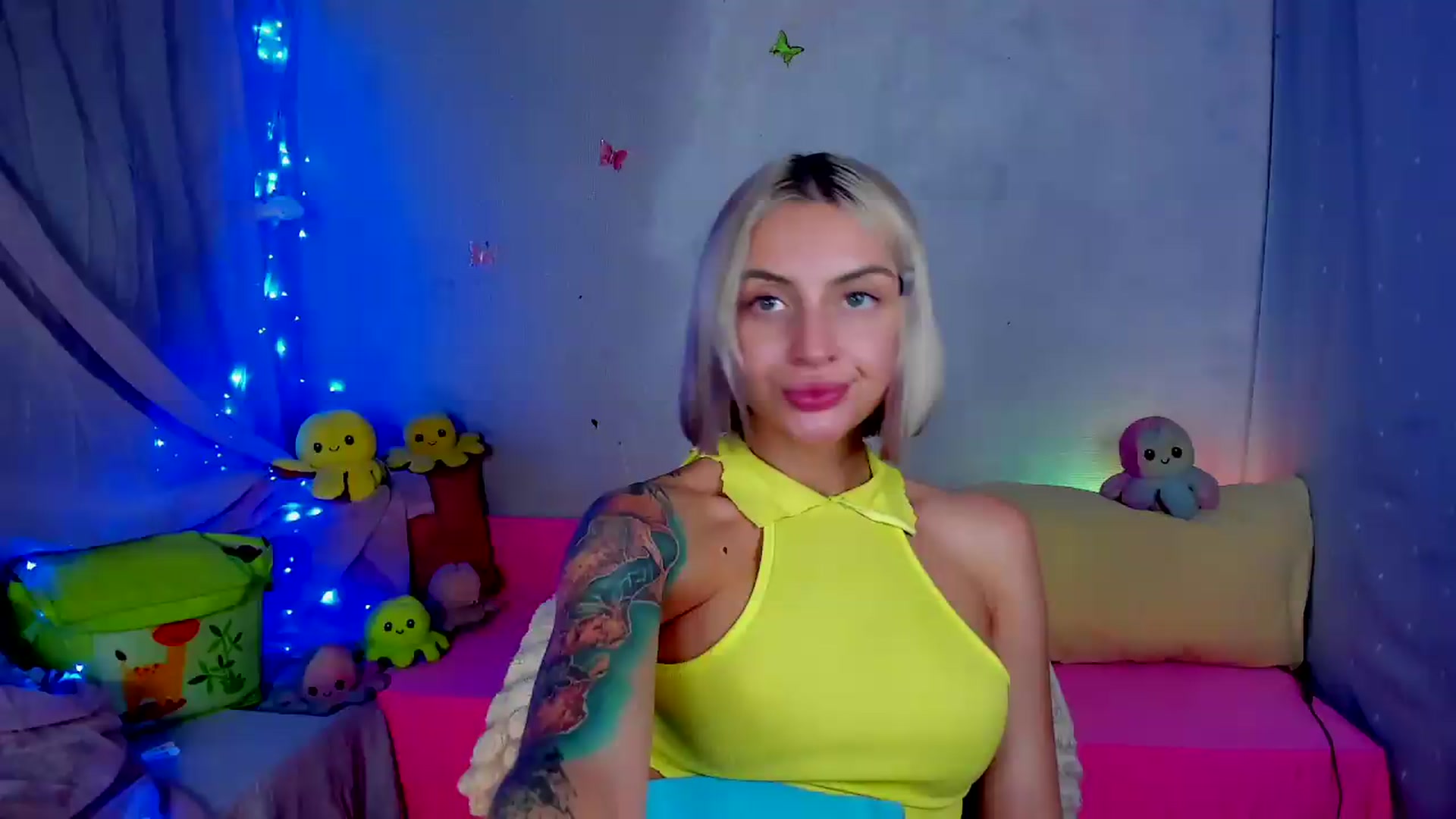 Gallery image thumbnail from YourLizzyDoll's myfreecams stream on, 06/14/2026, 02:58 image 12 of 20
