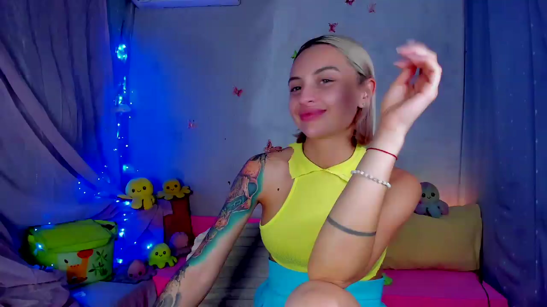 Gallery image thumbnail from YourLizzyDoll's myfreecams stream on, 06/14/2026, 02:58 image 14 of 20