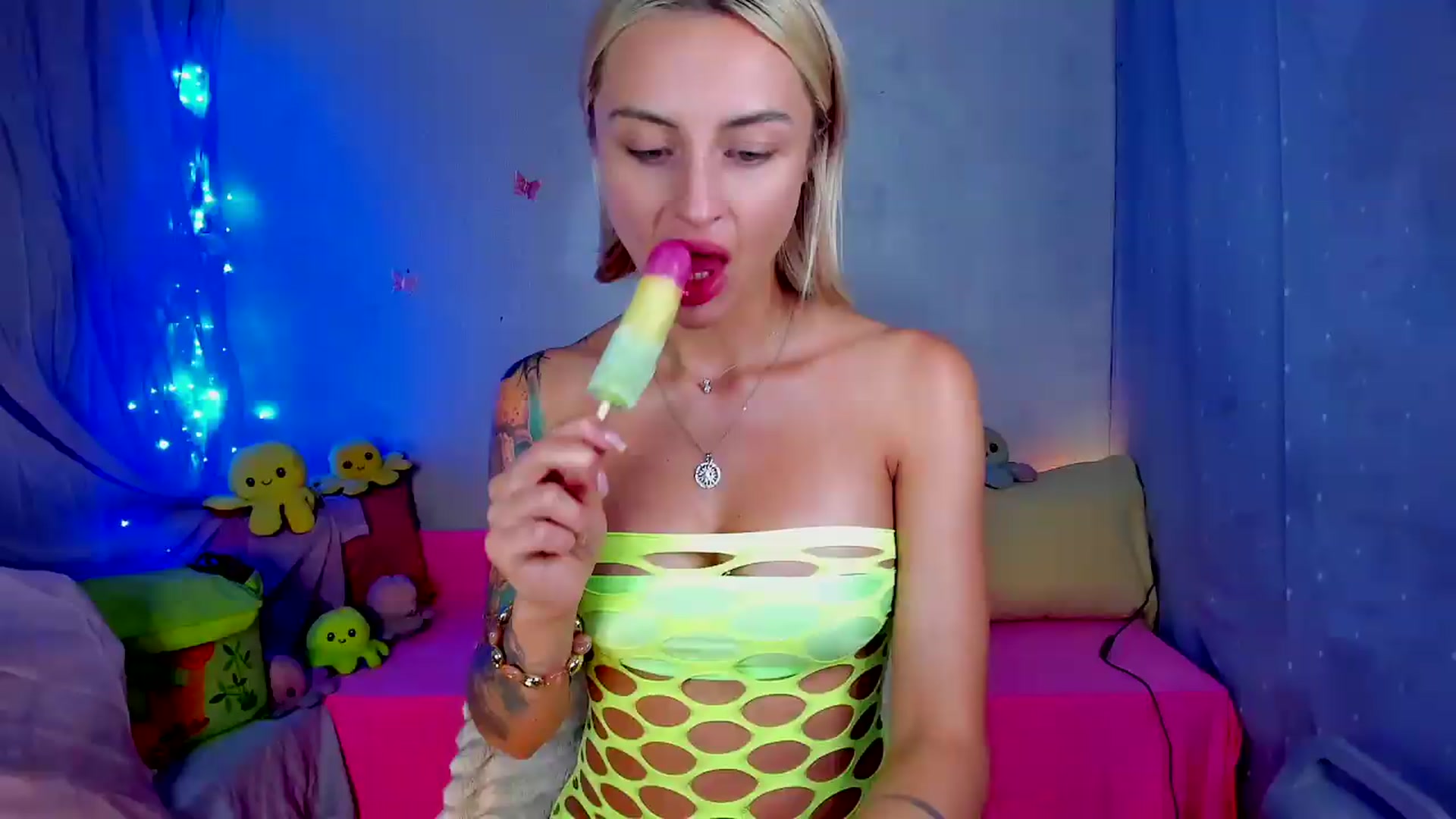 Gallery image thumbnail from YourLizzyDoll's myfreecams stream on, 06/24/2026, 22:08 image 9 of 20