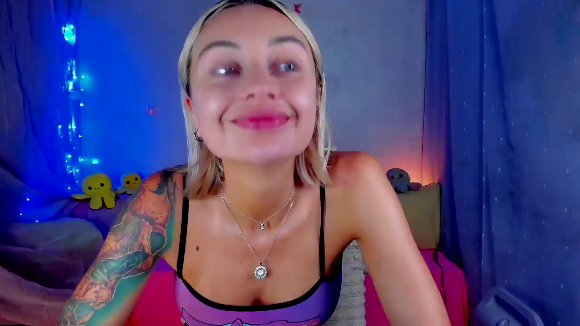 Gallery image thumbnail from YourLizzyDoll's myfreecams stream on, 06/29/2026, 01:46 image 14 of 20