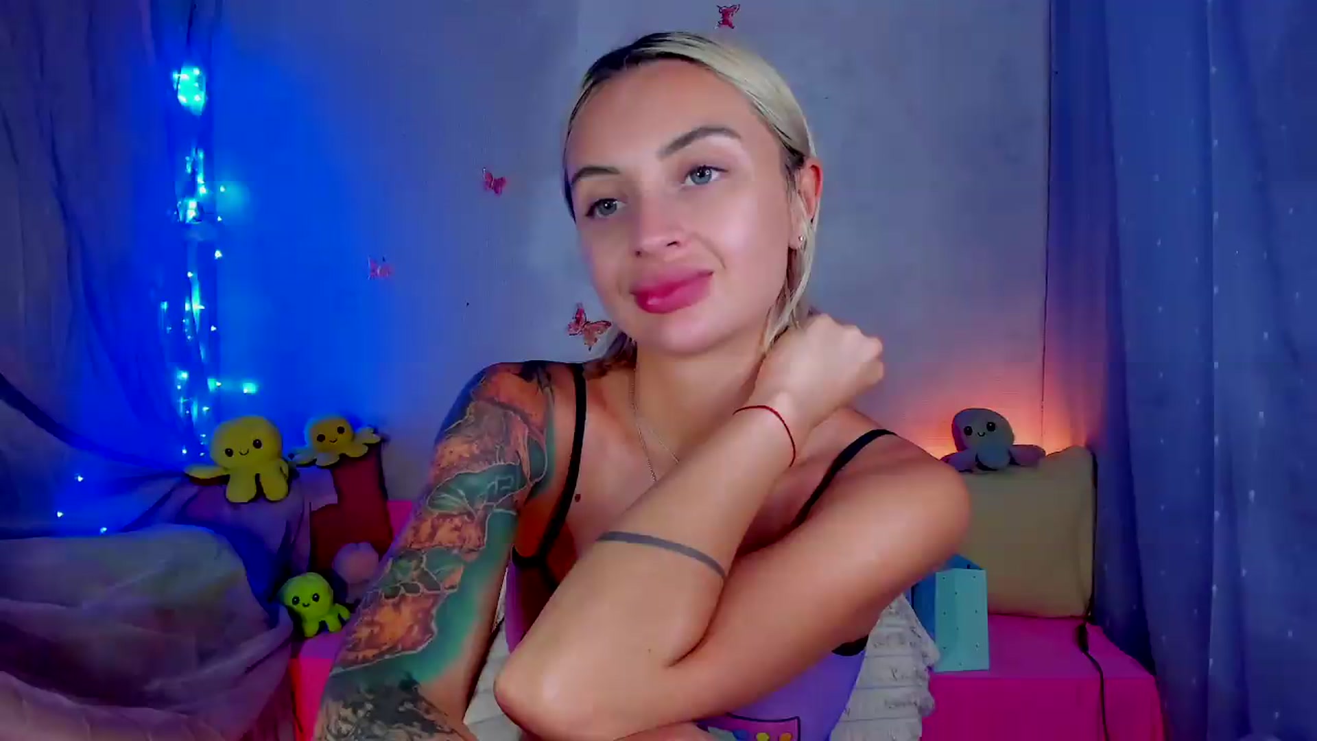 Gallery image thumbnail from YourLizzyDoll's myfreecams stream on, 06/29/2026, 02:32 image 12 of 20
