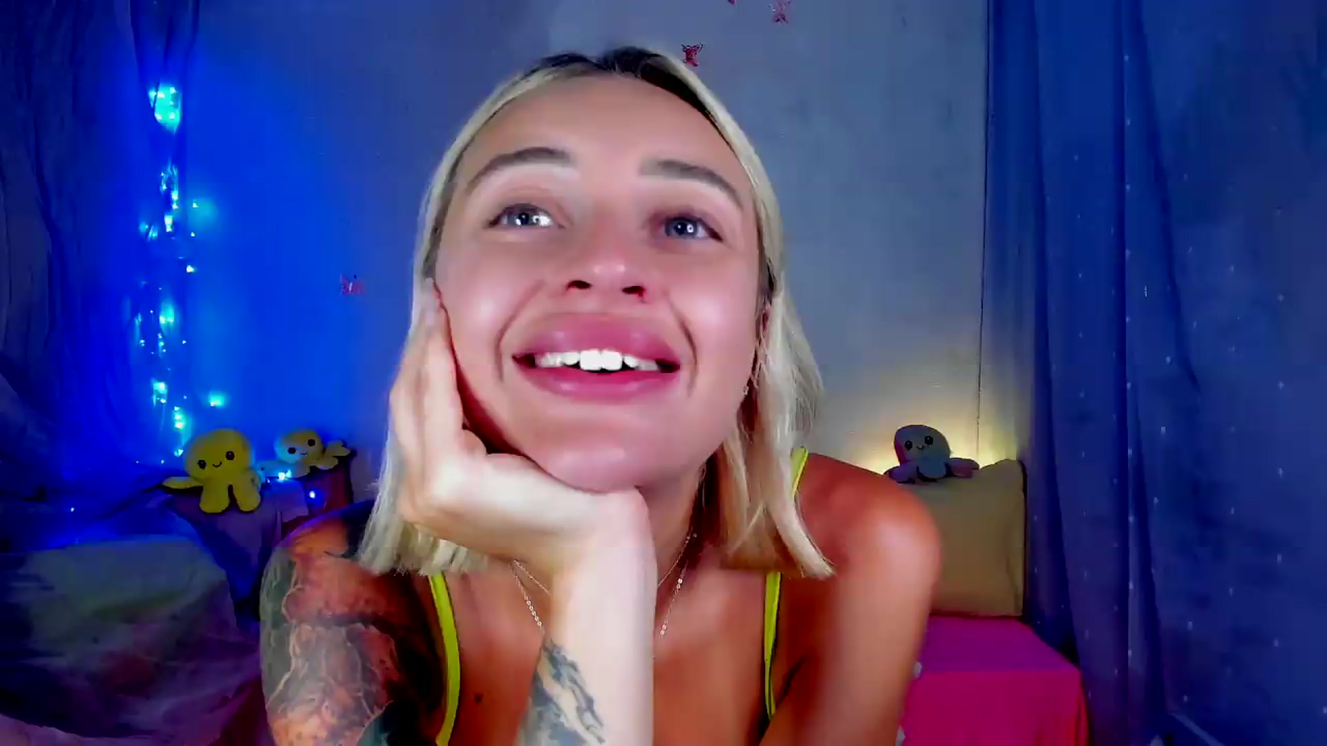Gallery image thumbnail from YourLizzyDoll's myfreecams stream on, 07/01/2026, 23:01 image 18 of 20