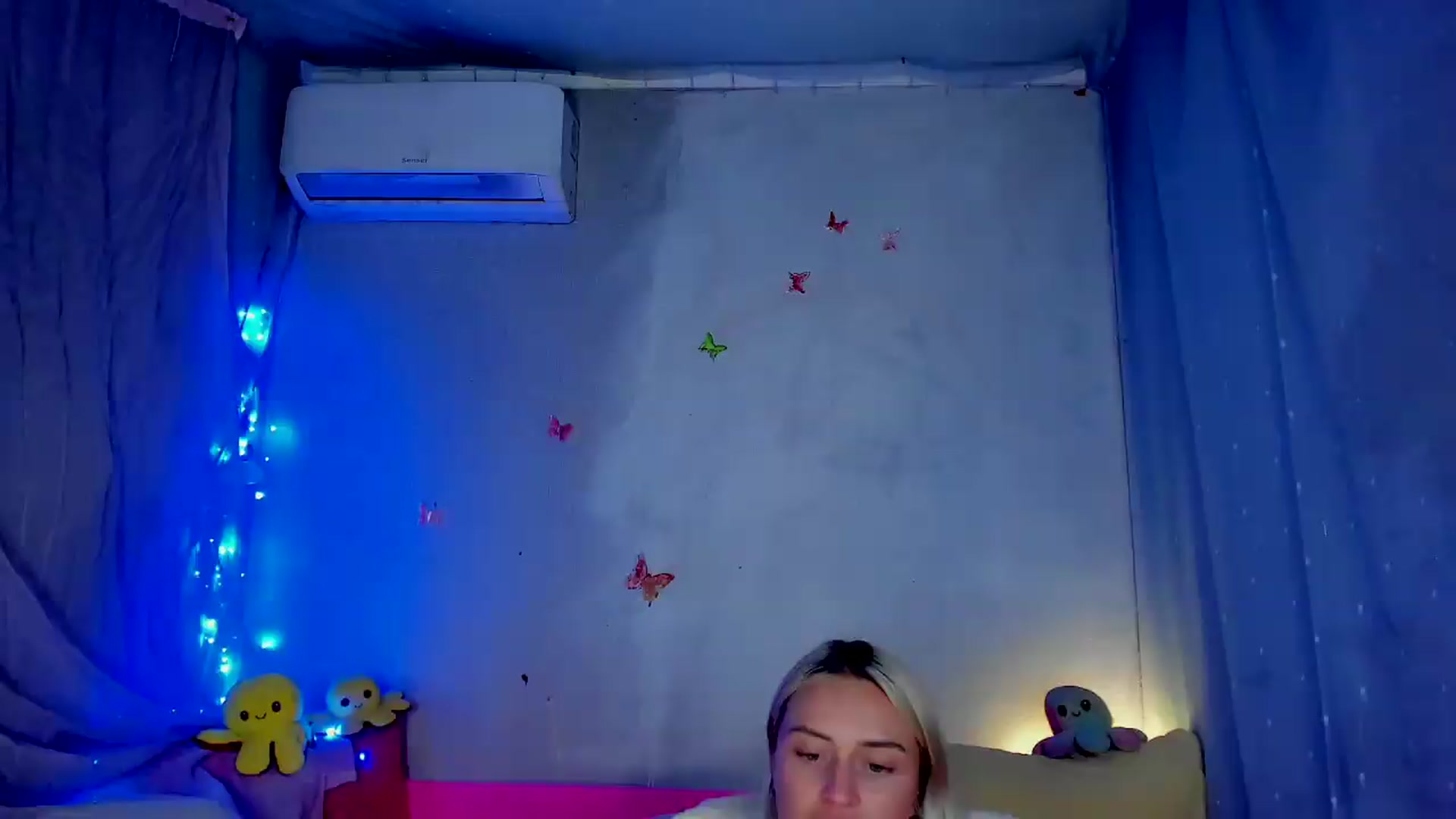 Gallery image thumbnail from YourLizzyDoll's myfreecams stream on, 07/01/2026, 23:01 image 13 of 20