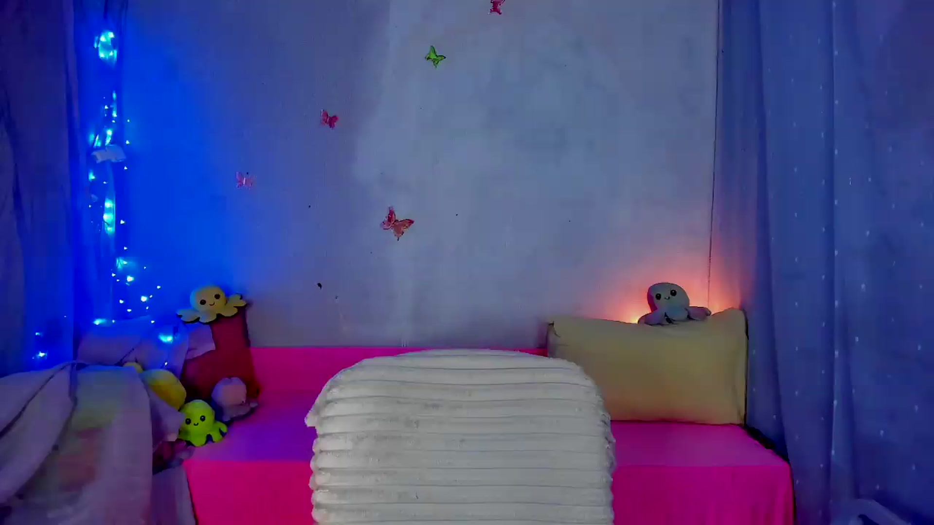 Gallery image thumbnail from YourLizzyDoll's myfreecams stream on, 07/06/2026, 24:05 image 8 of 20