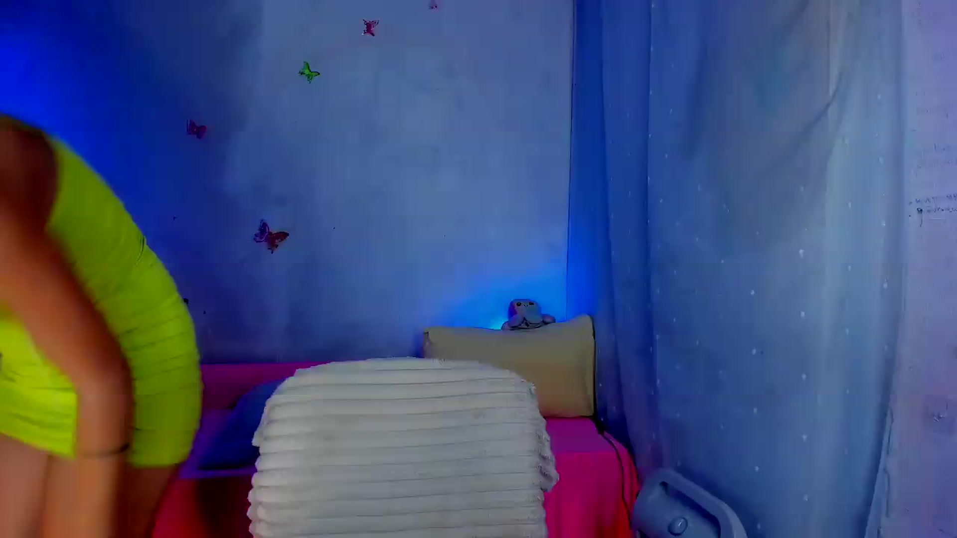Gallery image thumbnail from YourLizzyDoll's myfreecams stream on, 07/09/2026, 23:17 image 17 of 20