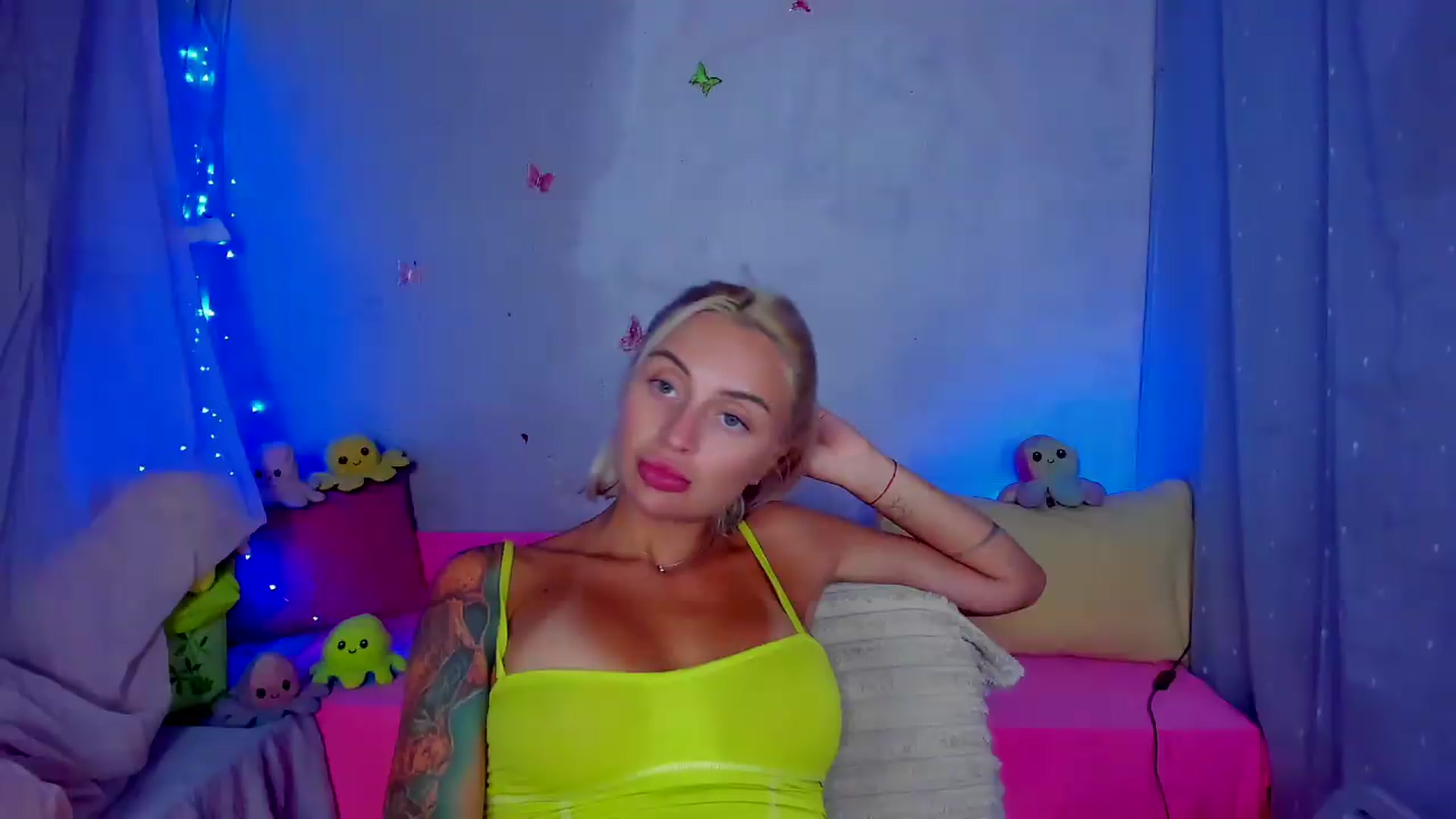 Gallery image thumbnail from YourLizzyDoll's myfreecams stream on, 07/22/2026, 02:56 image 17 of 20