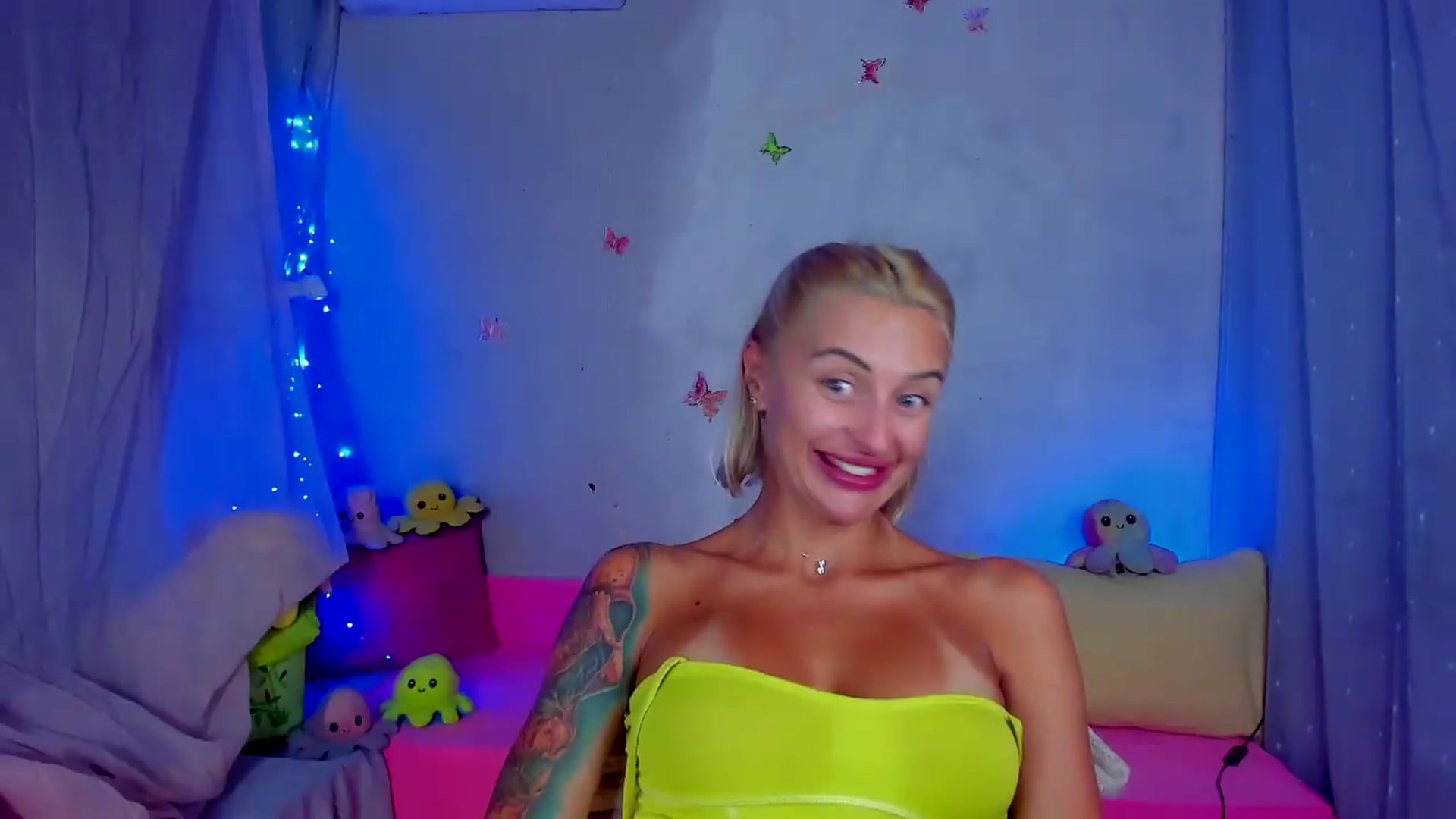 Gallery image thumbnail from YourLizzyDoll's myfreecams stream on, 07/22/2026, 03:05 image 19 of 20