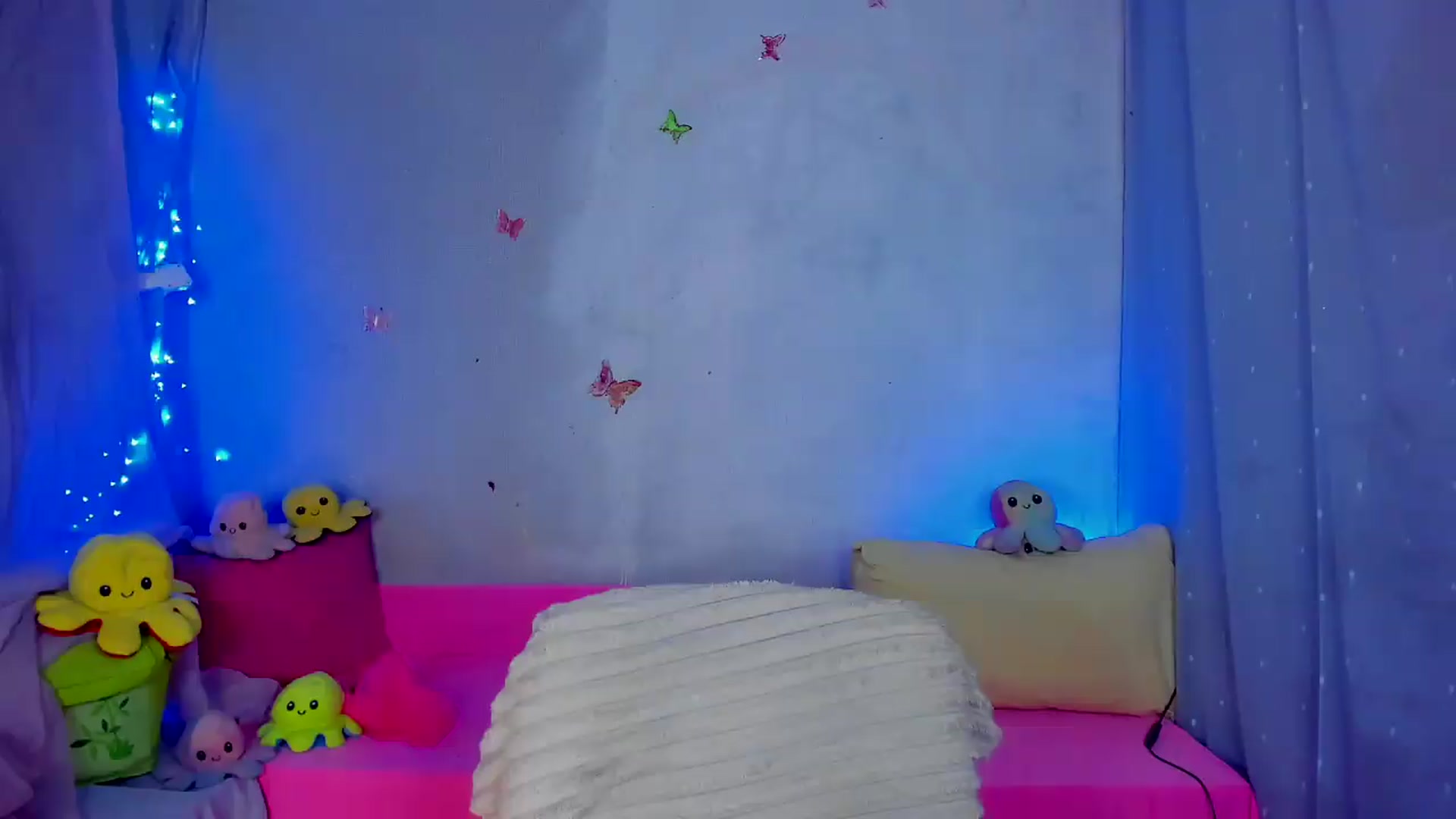 Gallery image thumbnail from YourLizzyDoll's myfreecams stream on, 07/29/2026, 02:07 image 11 of 20