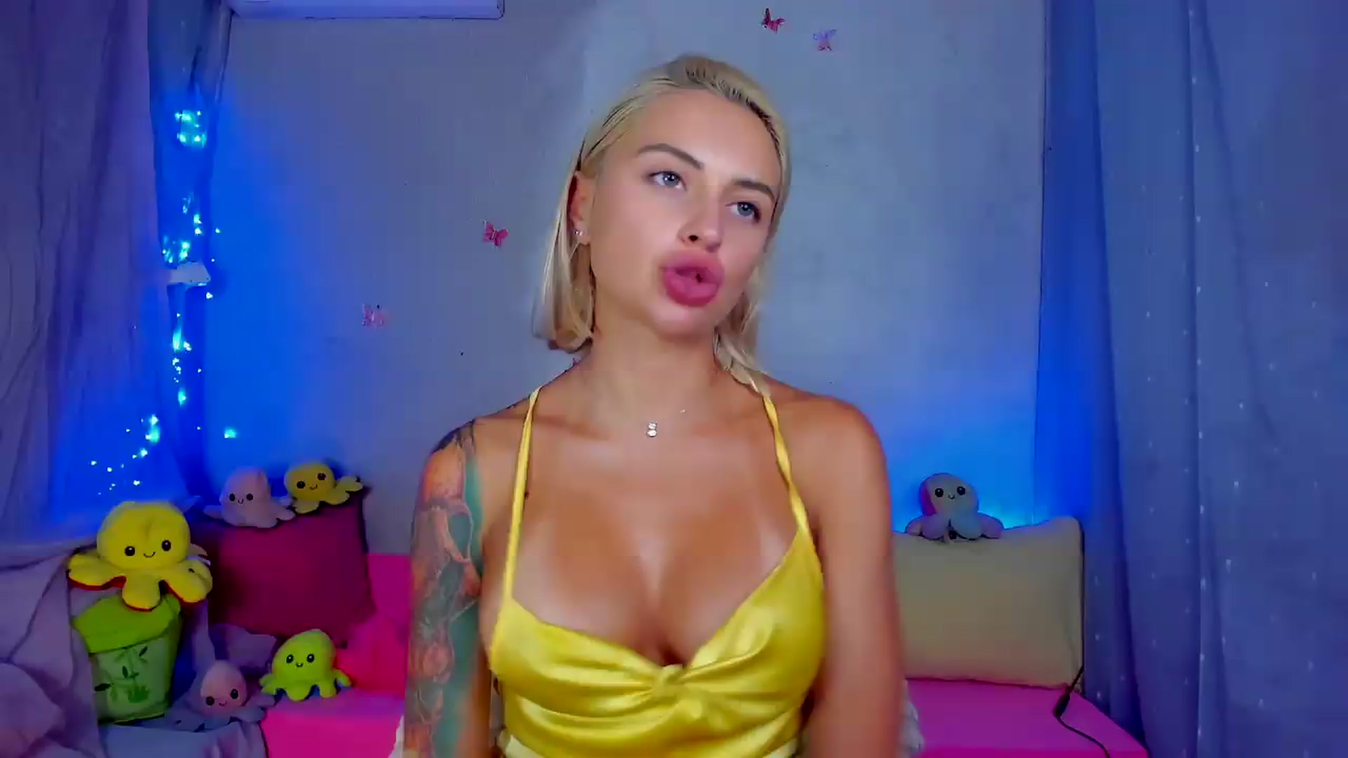 Gallery image thumbnail from YourLizzyDoll's myfreecams stream on, 07/29/2026, 02:07 image 8 of 20