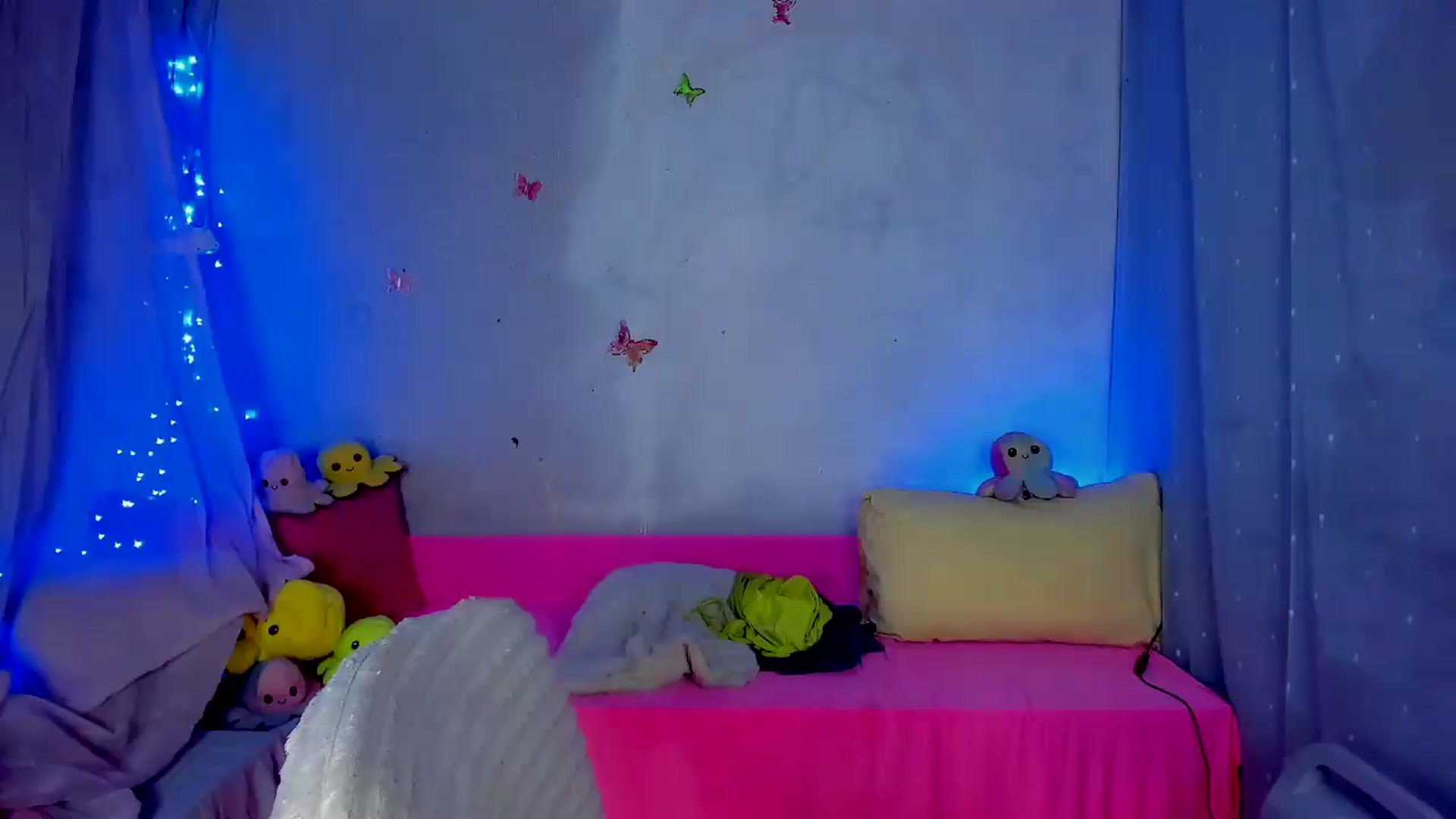Gallery image thumbnail from YourLizzyDoll's myfreecams stream on, 07/30/2026, 03:08 image 12 of 20