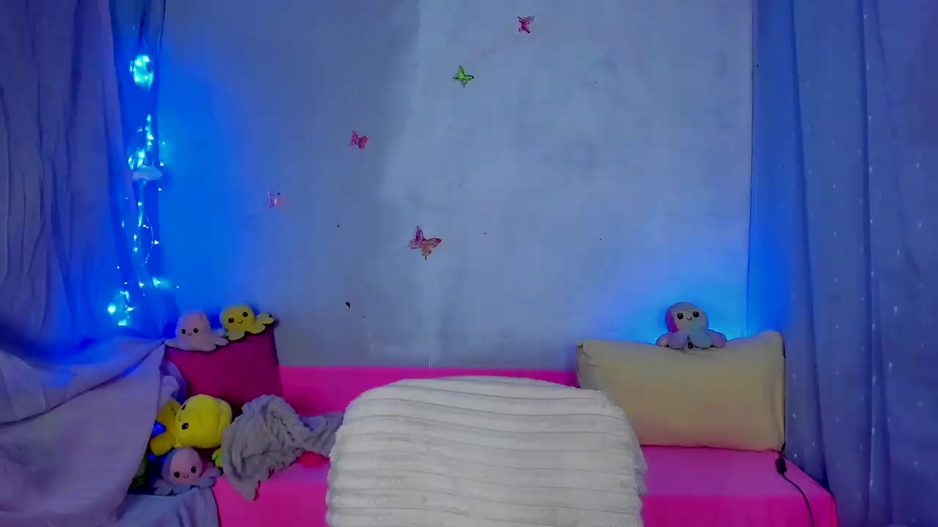 Gallery image thumbnail from YourLizzyDoll's myfreecams stream on, 08/02/2026, 03:04 image 2 of 20