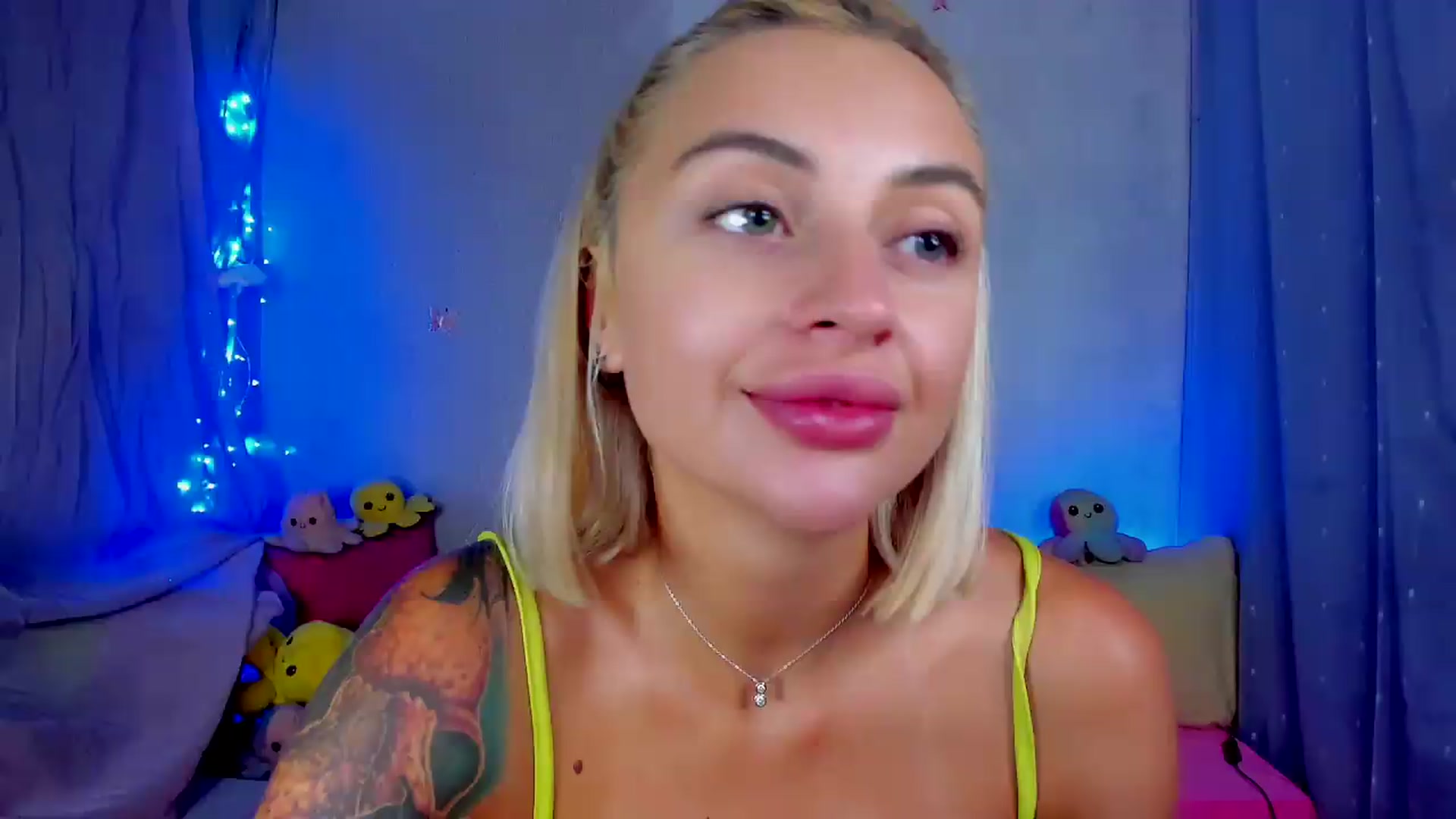 Gallery image thumbnail from YourLizzyDoll's myfreecams stream on, 08/03/2026, 02:26 image 8 of 20