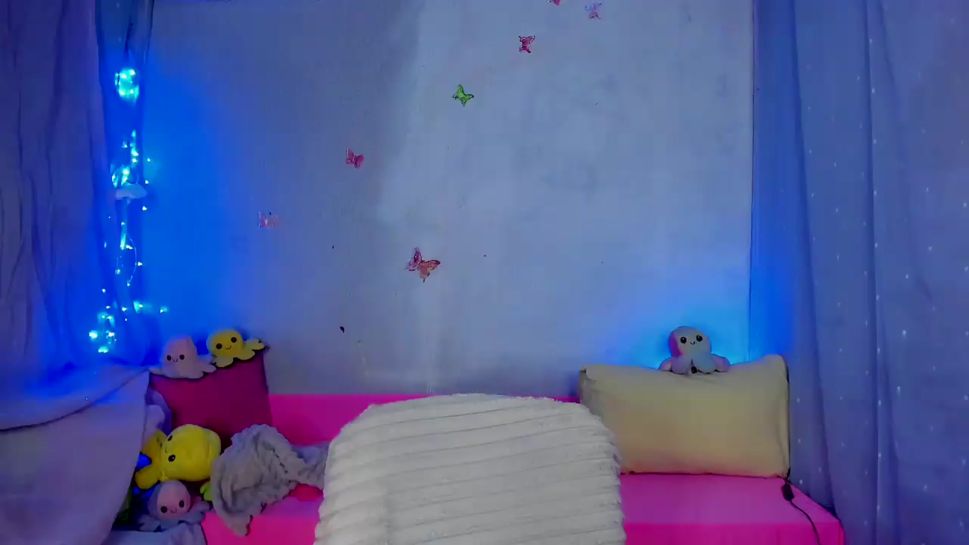 Gallery image thumbnail from YourLizzyDoll's myfreecams stream on, 08/03/2026, 02:26 image 2 of 20