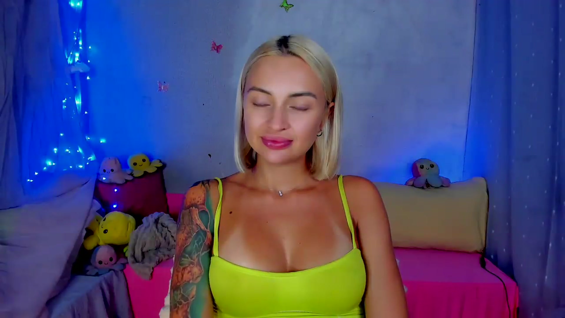 Gallery image thumbnail from YourLizzyDoll's myfreecams stream on, 08/06/2026, 24:06 image 20 of 20