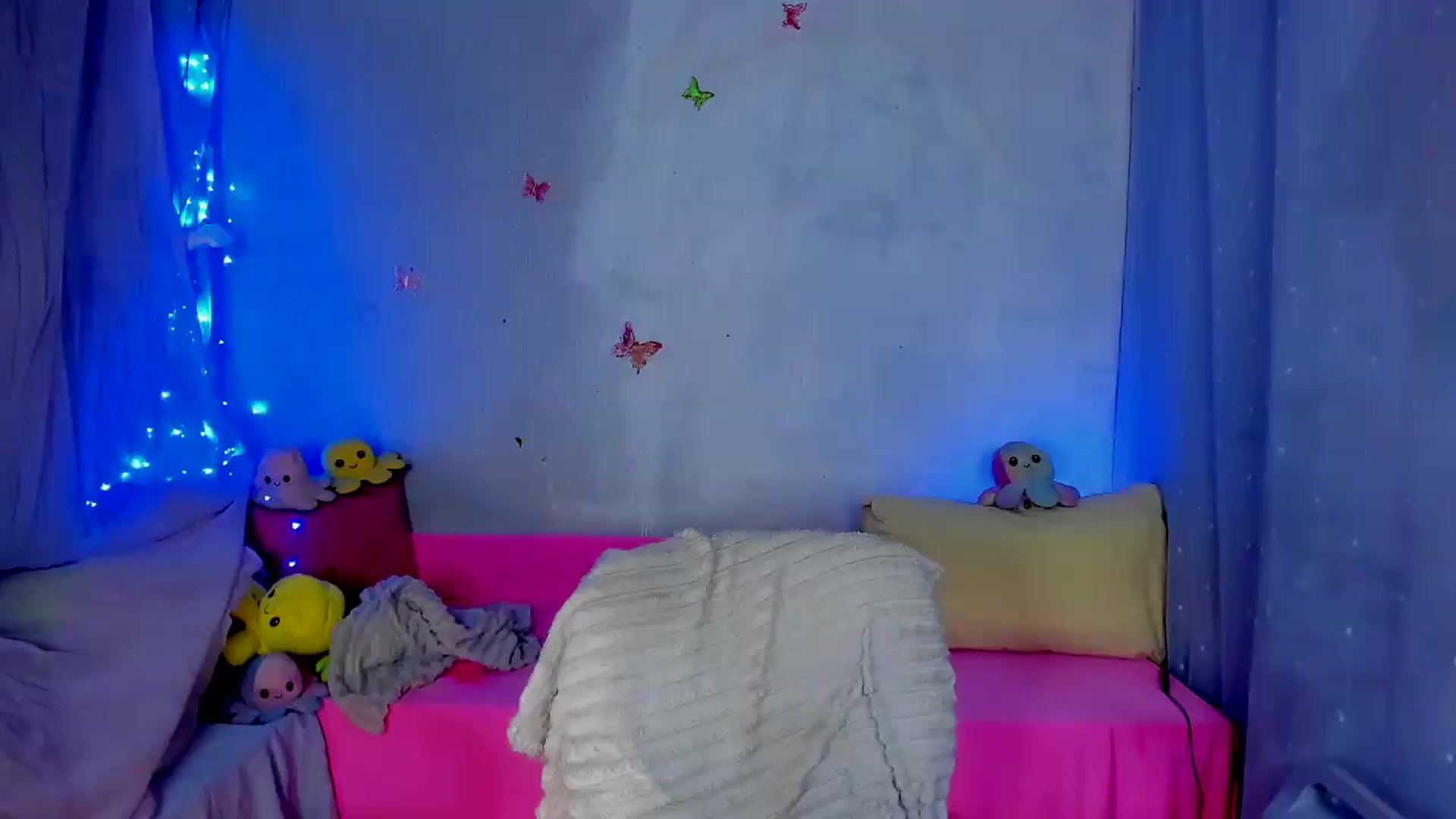 Gallery image thumbnail from YourLizzyDoll's myfreecams stream on, 08/06/2026, 02:12 image 8 of 20