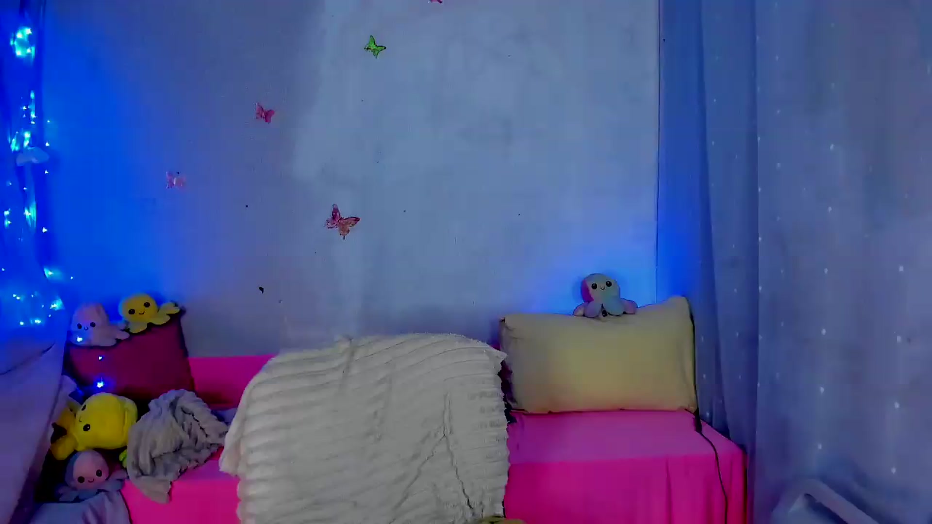 Gallery image thumbnail from YourLizzyDoll's myfreecams stream on, 08/06/2026, 02:12 image 1 of 20
