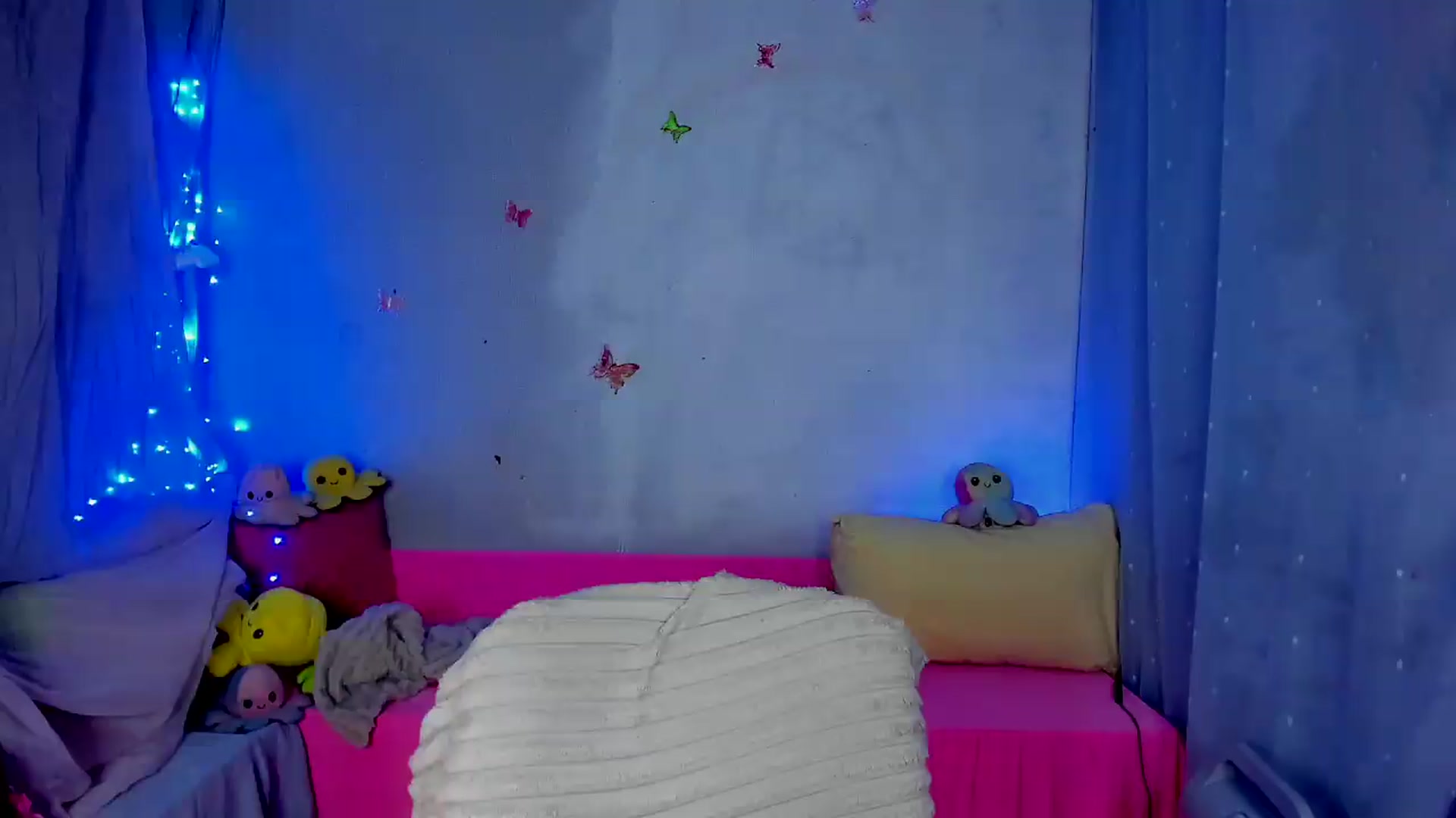 Gallery image thumbnail from YourLizzyDoll's myfreecams stream on, 08/06/2026, 22:36 image 19 of 20