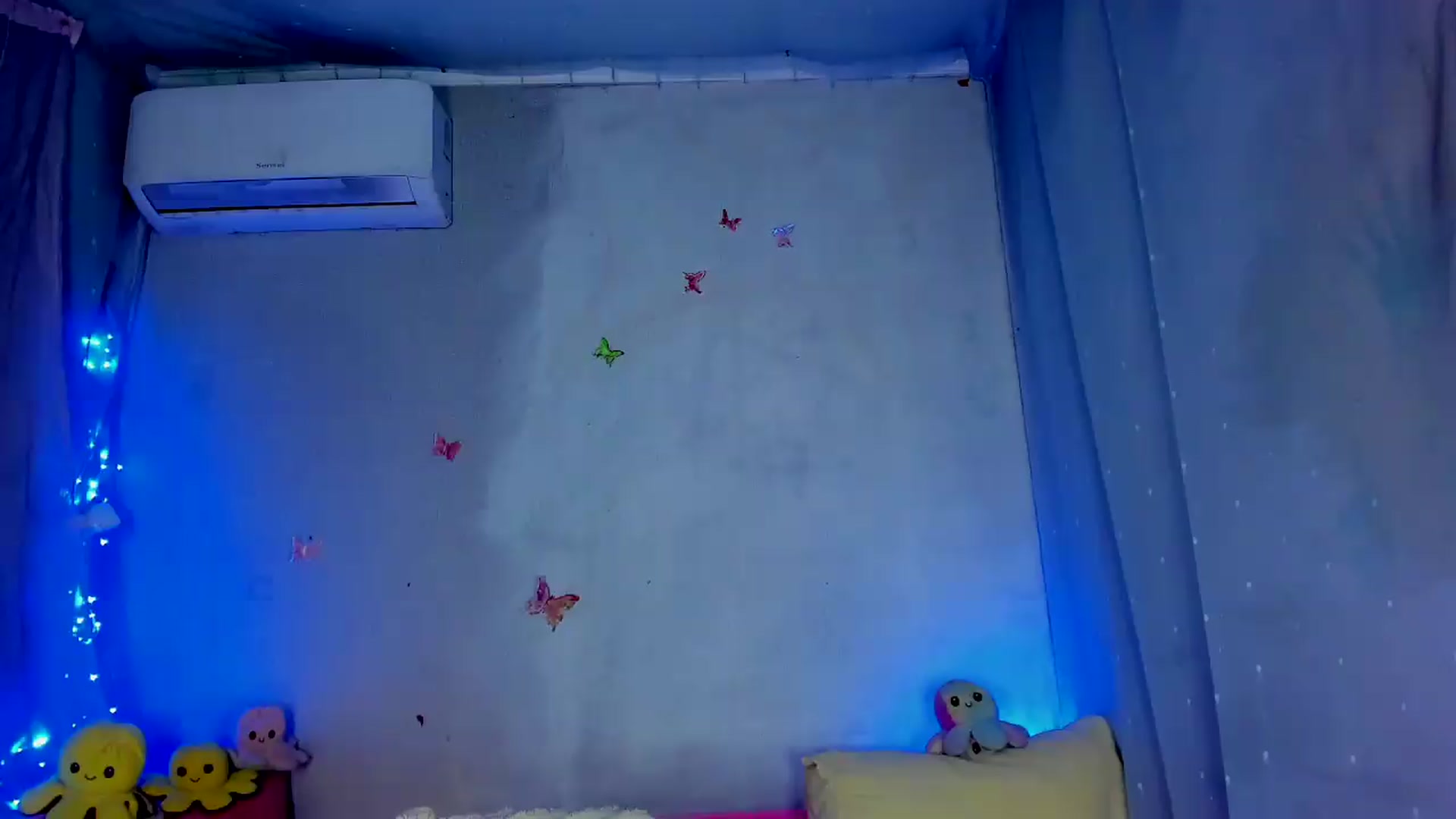 Gallery image thumbnail from YourLizzyDoll's myfreecams stream on, 08/18/2026, 24:05 image 13 of 20