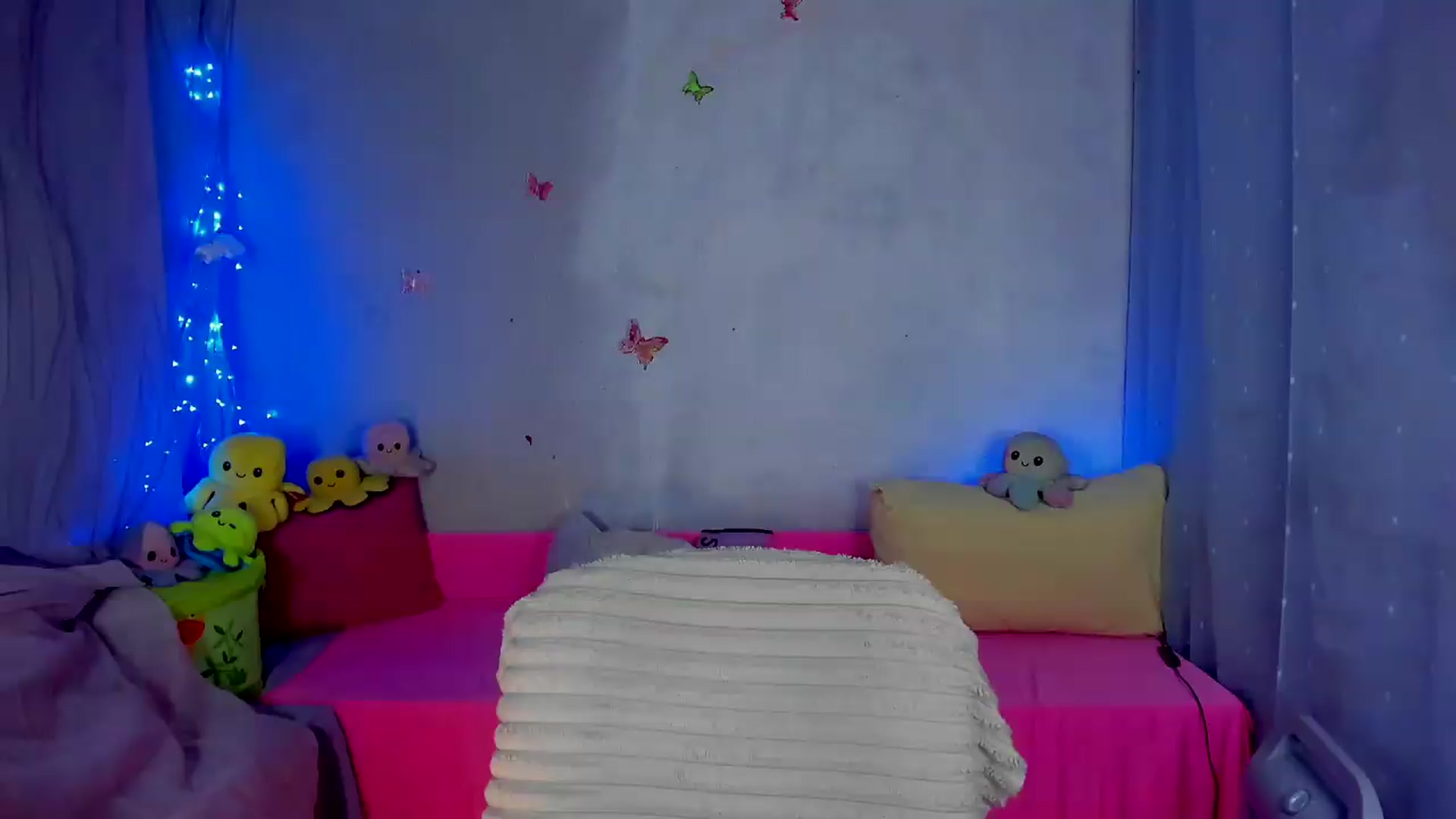 Gallery image thumbnail from YourLizzyDoll's myfreecams stream on, 08/29/2026, 03:12 image 2 of 20