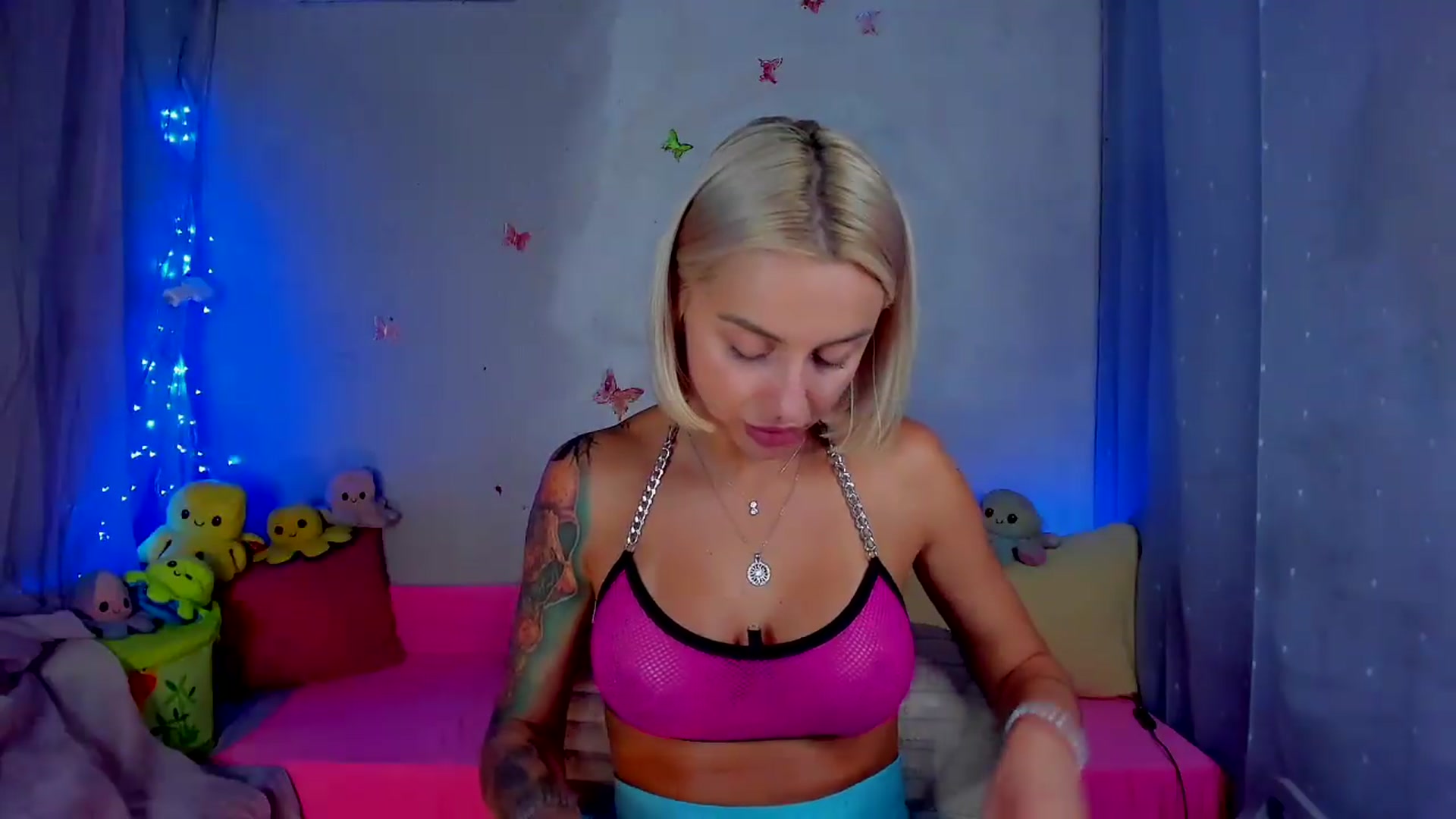Gallery image thumbnail from YourLizzyDoll's myfreecams stream on, 08/29/2026, 03:12 image 16 of 20