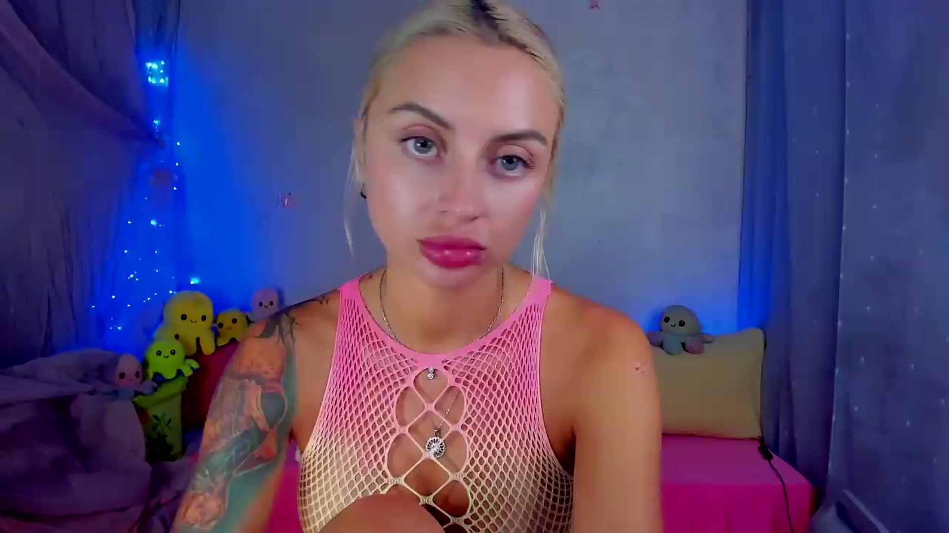 Gallery image thumbnail from YourLizzyDoll's myfreecams stream on, 08/30/2026, 01:28 image 15 of 20