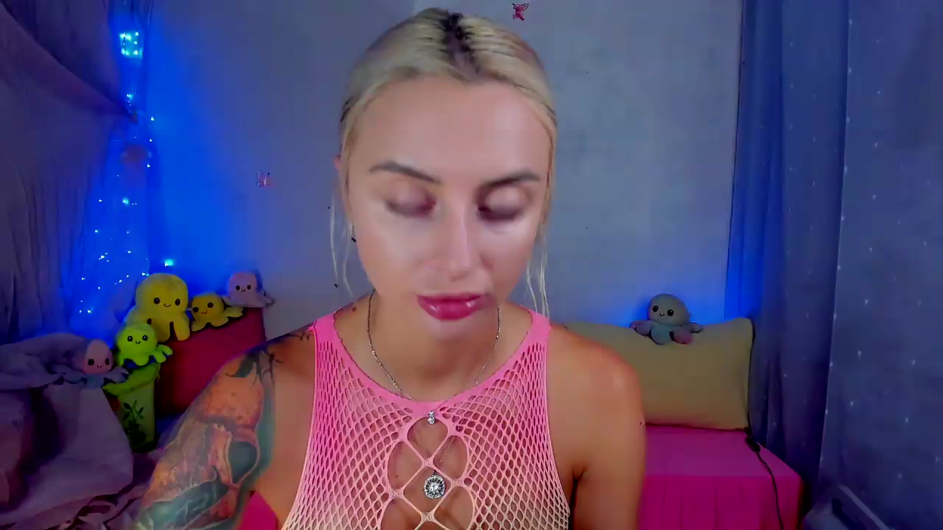 Gallery image thumbnail from YourLizzyDoll's myfreecams stream on, 08/30/2026, 03:03 image 12 of 20