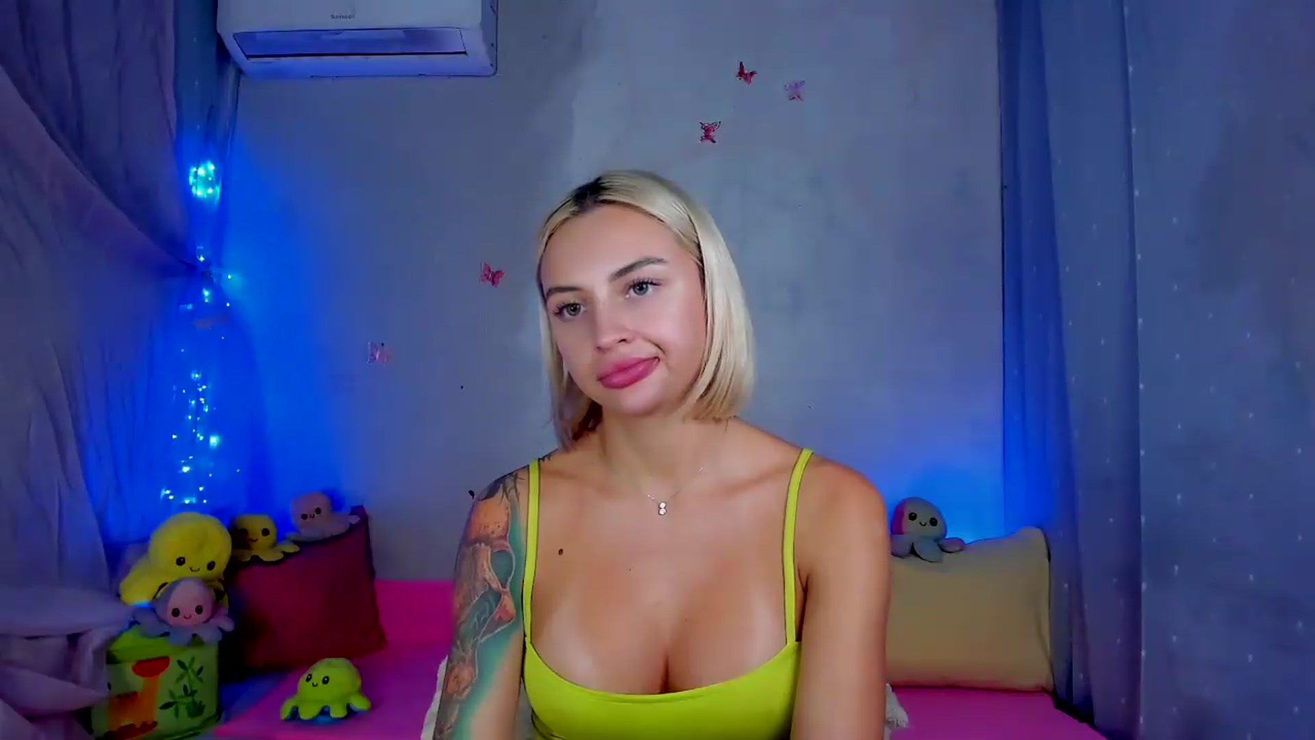 Gallery image thumbnail from YourLizzyDoll's myfreecams stream on, 09/12/2026, 23:02 image 15 of 20
