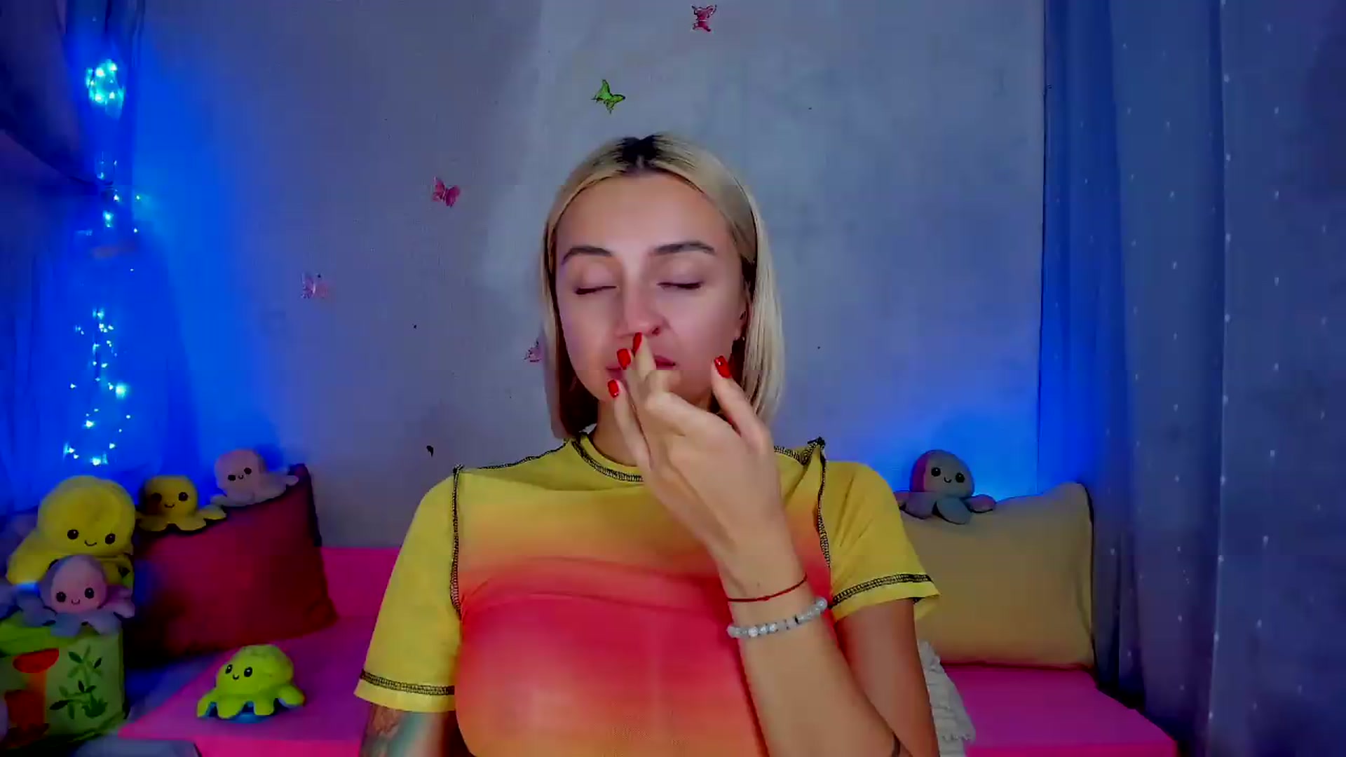 Gallery image thumbnail from YourLizzyDoll's myfreecams stream on, 09/13/2026, 03:03 image 9 of 20