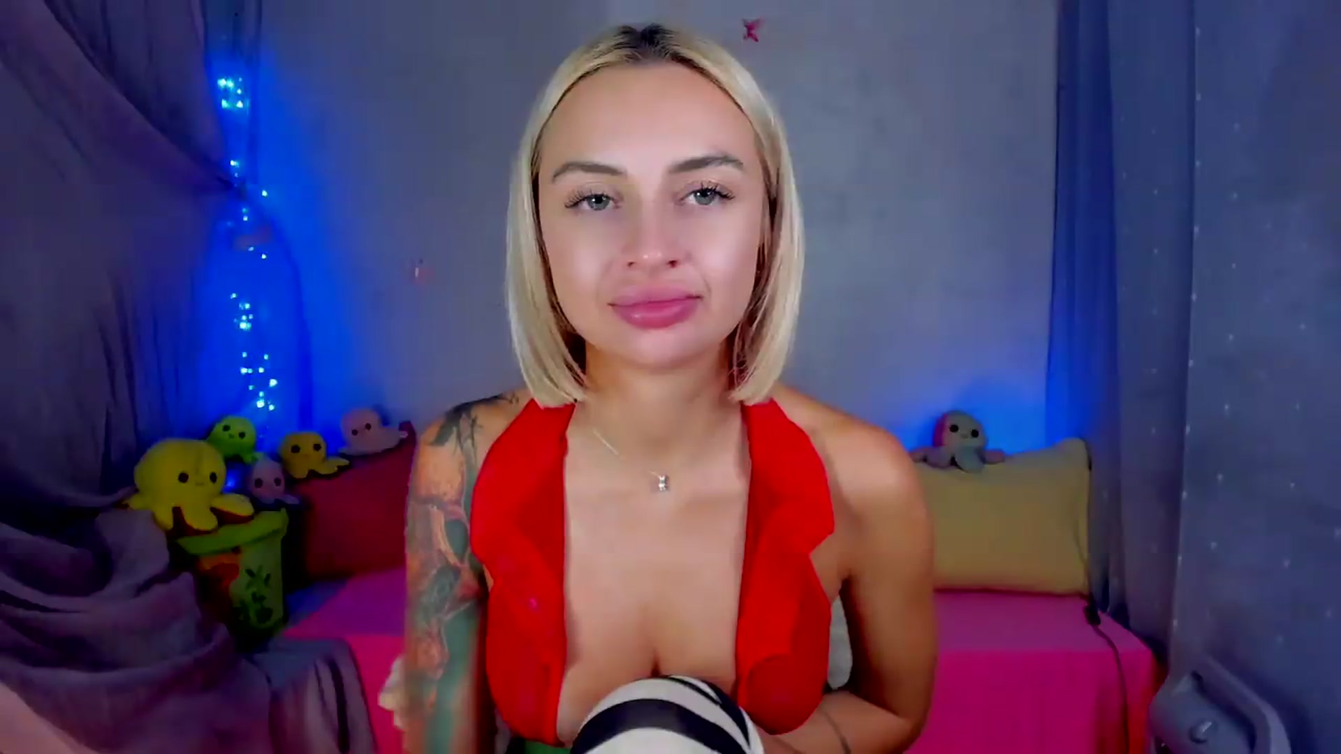 Gallery image thumbnail from YourLizzyDoll's myfreecams stream on, 09/17/2026, 24:45 image 13 of 20