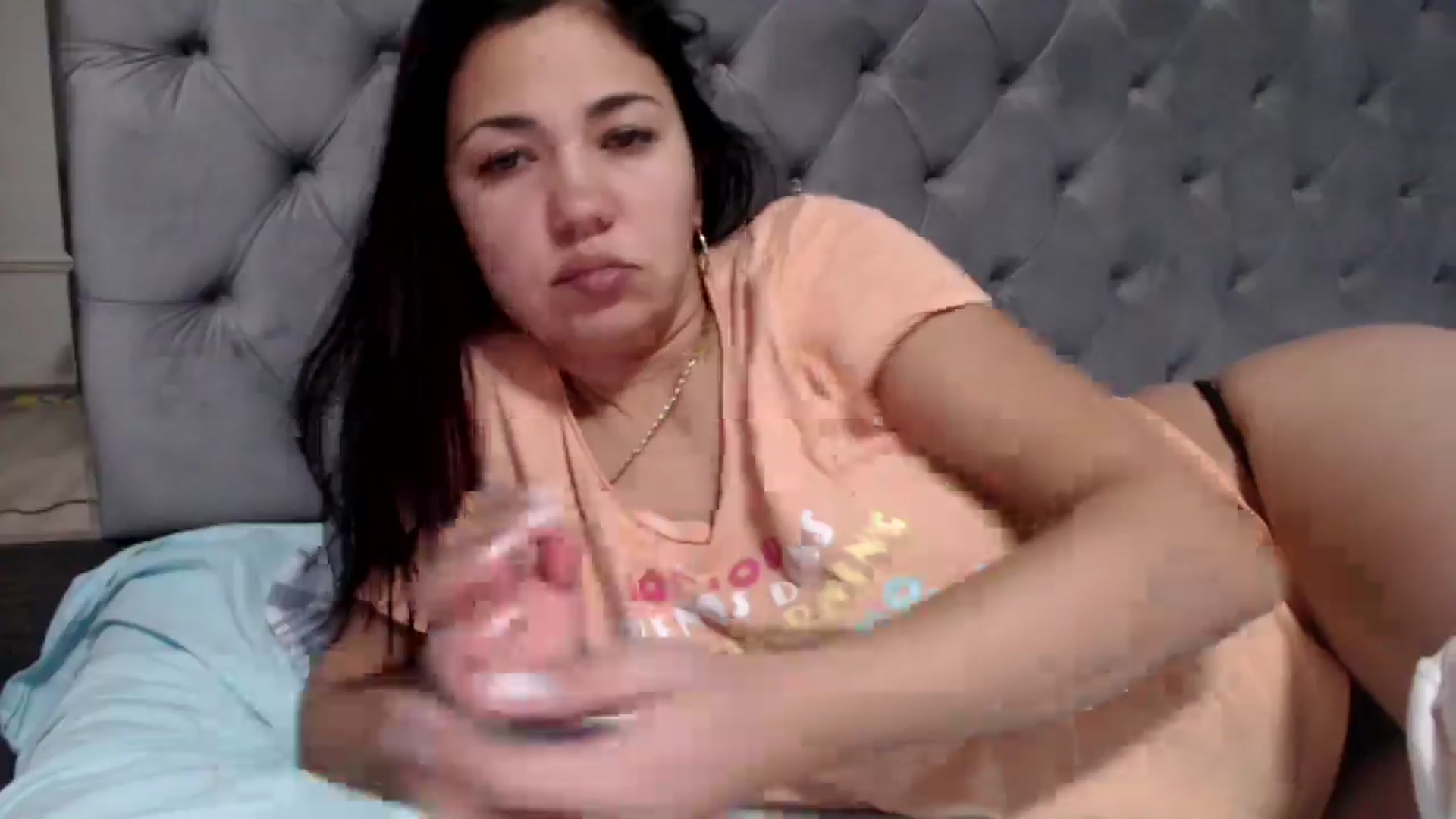 Gallery image thumbnail from YourLuvDee's myfreecams stream on, 01/05/2025, 12:59 image 19 of 20