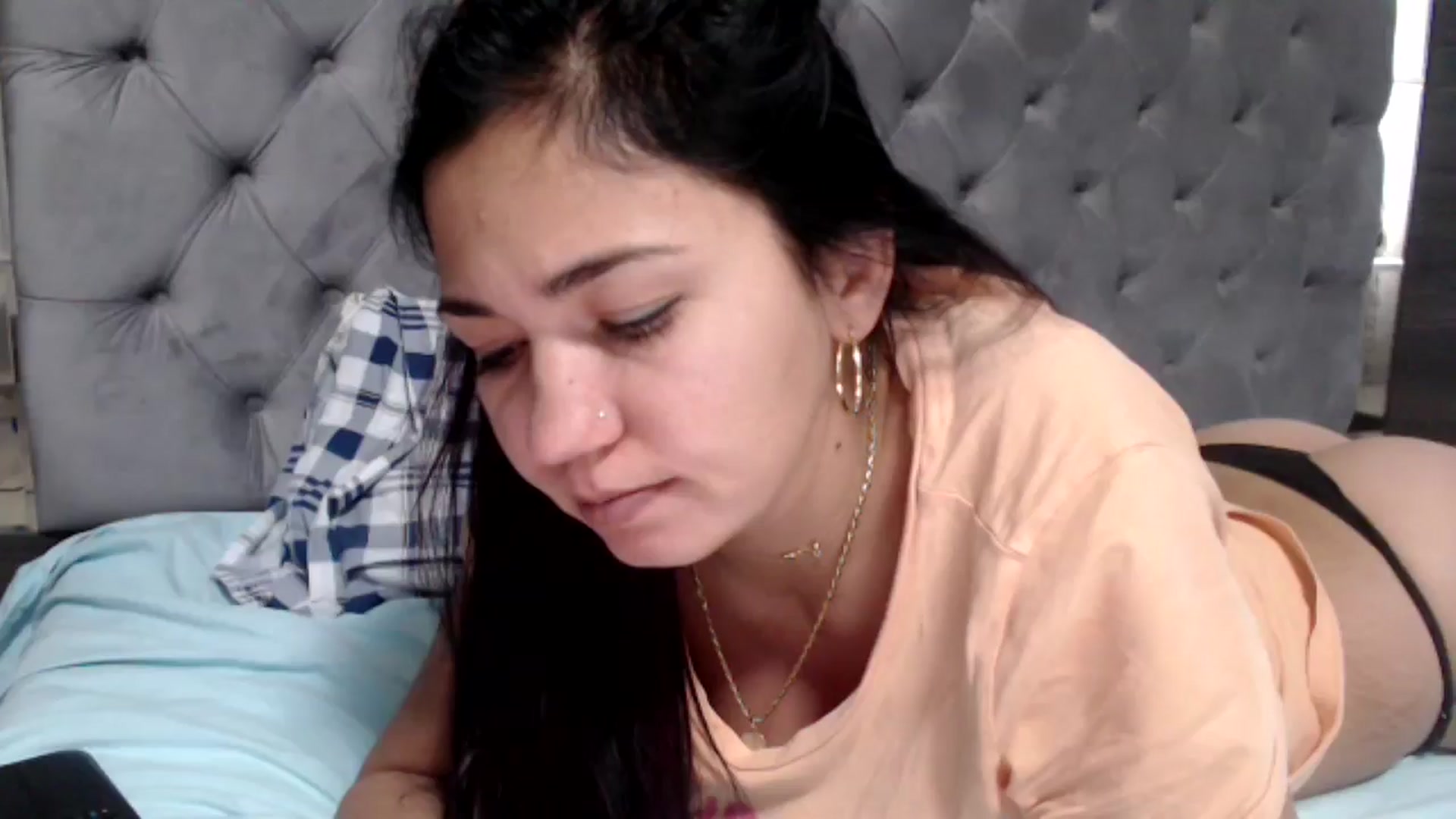 Gallery image thumbnail from YourLuvDee's myfreecams stream on, 01/05/2025, 13:39 image 1 of 20