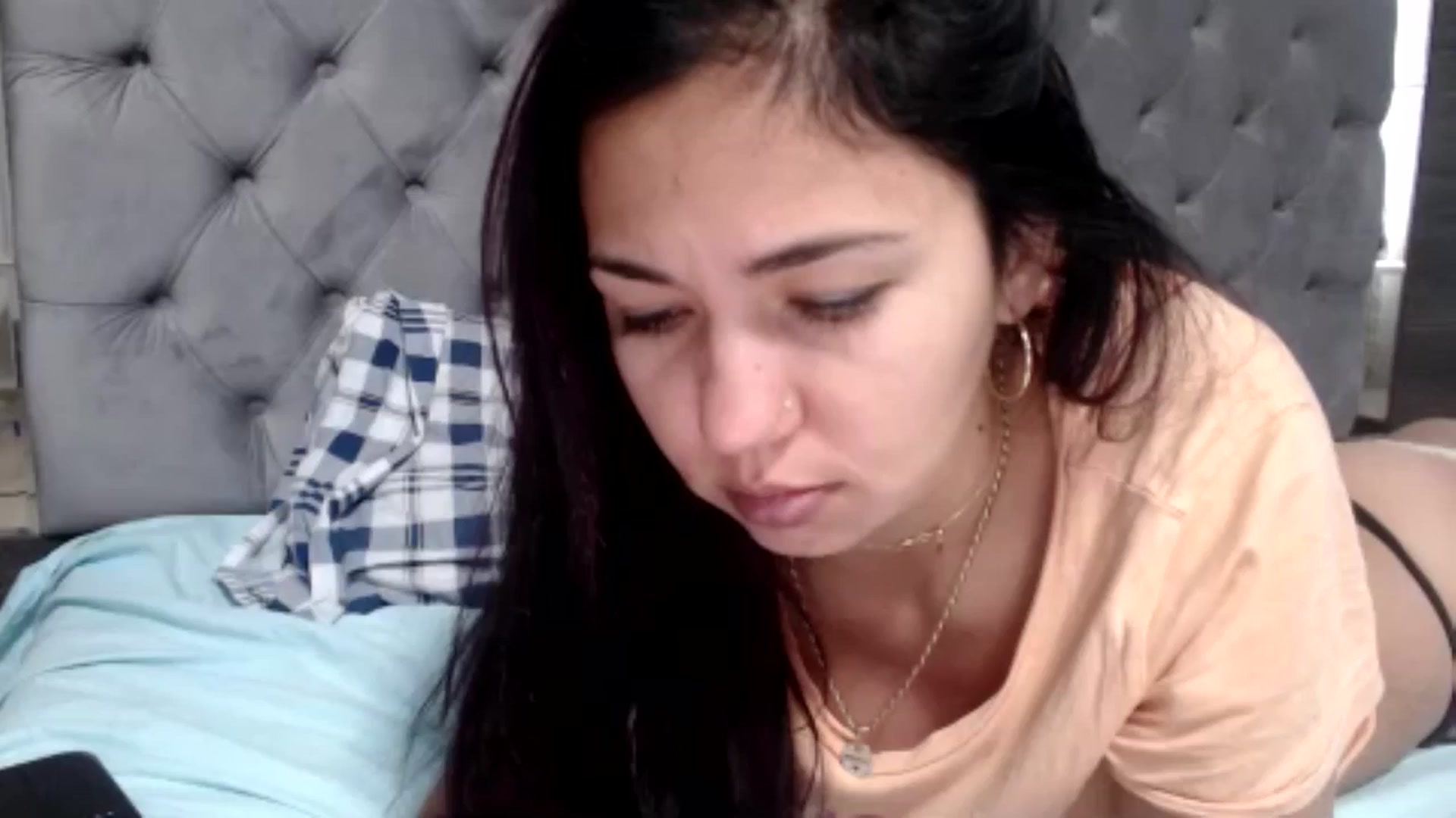 Gallery image thumbnail from YourLuvDee's myfreecams stream on, 01/05/2025, 13:39 image 6 of 20