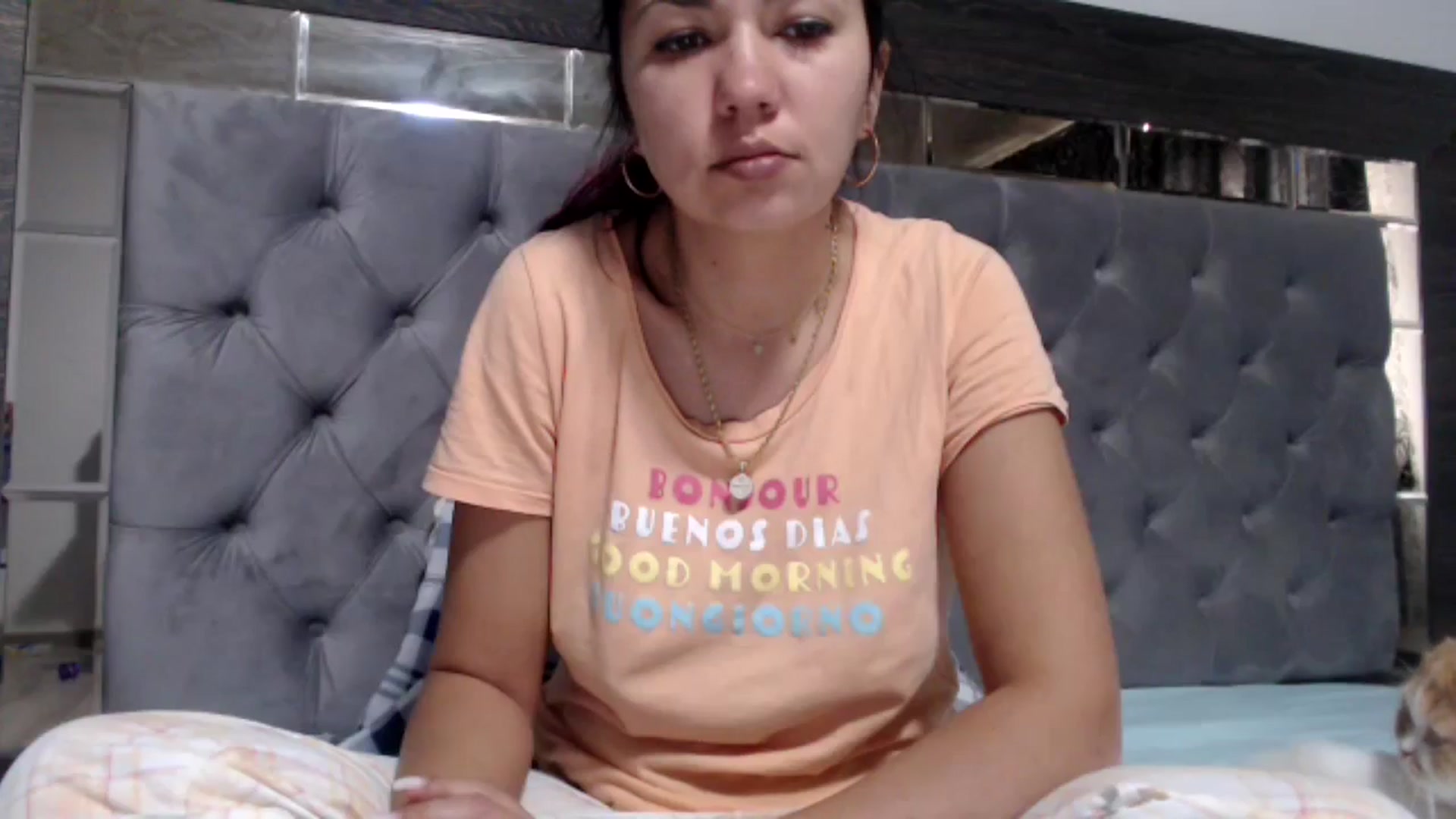 Gallery image thumbnail from YourLuvDee's myfreecams stream on, 01/05/2025, 14:41 image 6 of 20