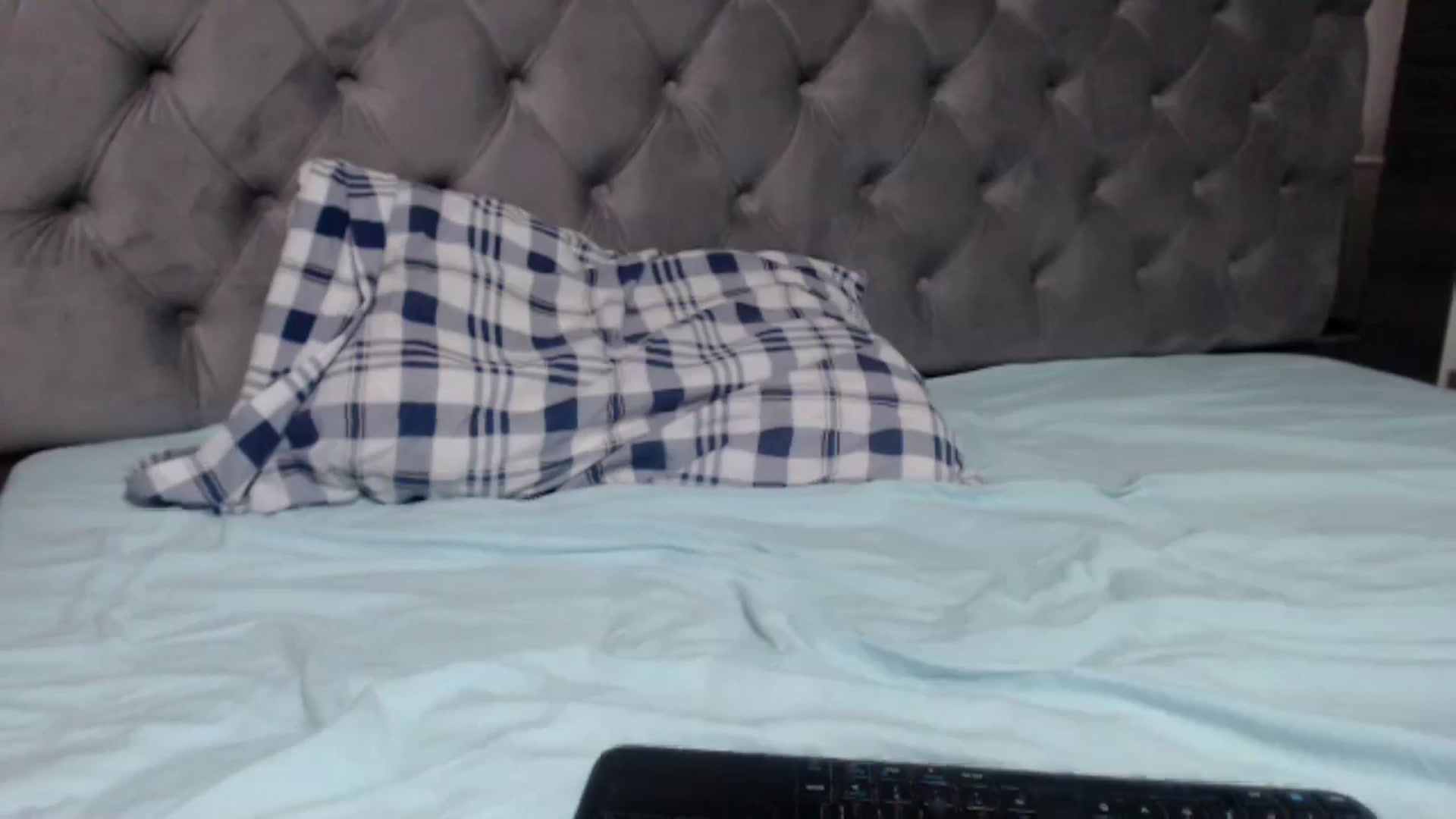 Gallery image thumbnail from YourLuvDee's myfreecams stream on, 01/05/2025, 14:41 image 17 of 20
