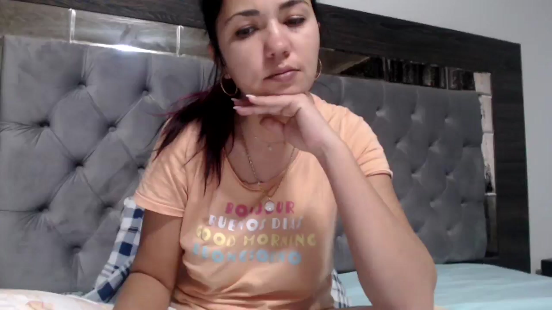 Gallery image thumbnail from YourLuvDee's myfreecams stream on, 01/05/2025, 14:41 image 13 of 20