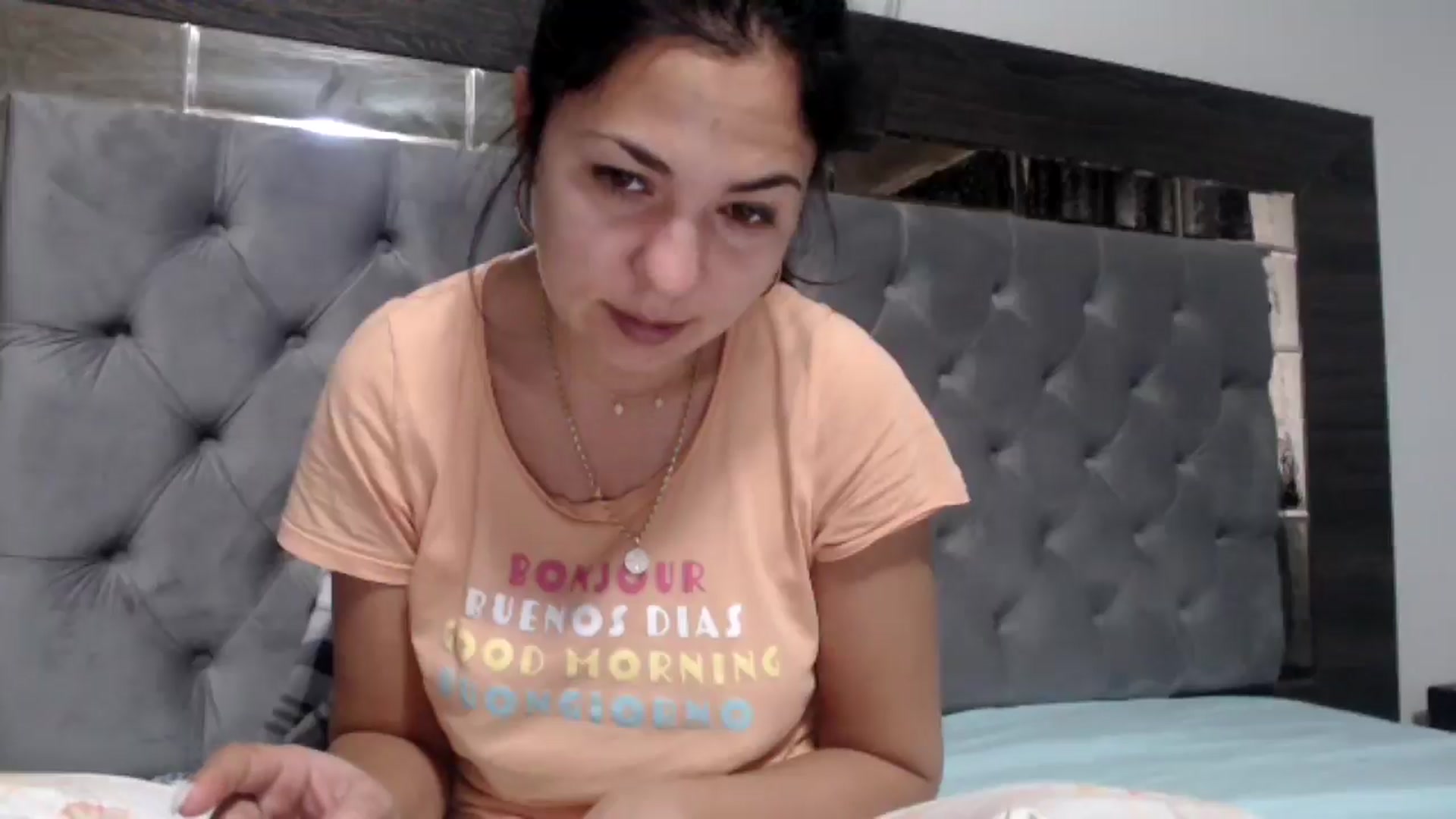 Gallery image thumbnail from YourLuvDee's myfreecams stream on, 01/05/2025, 14:41 image 11 of 20