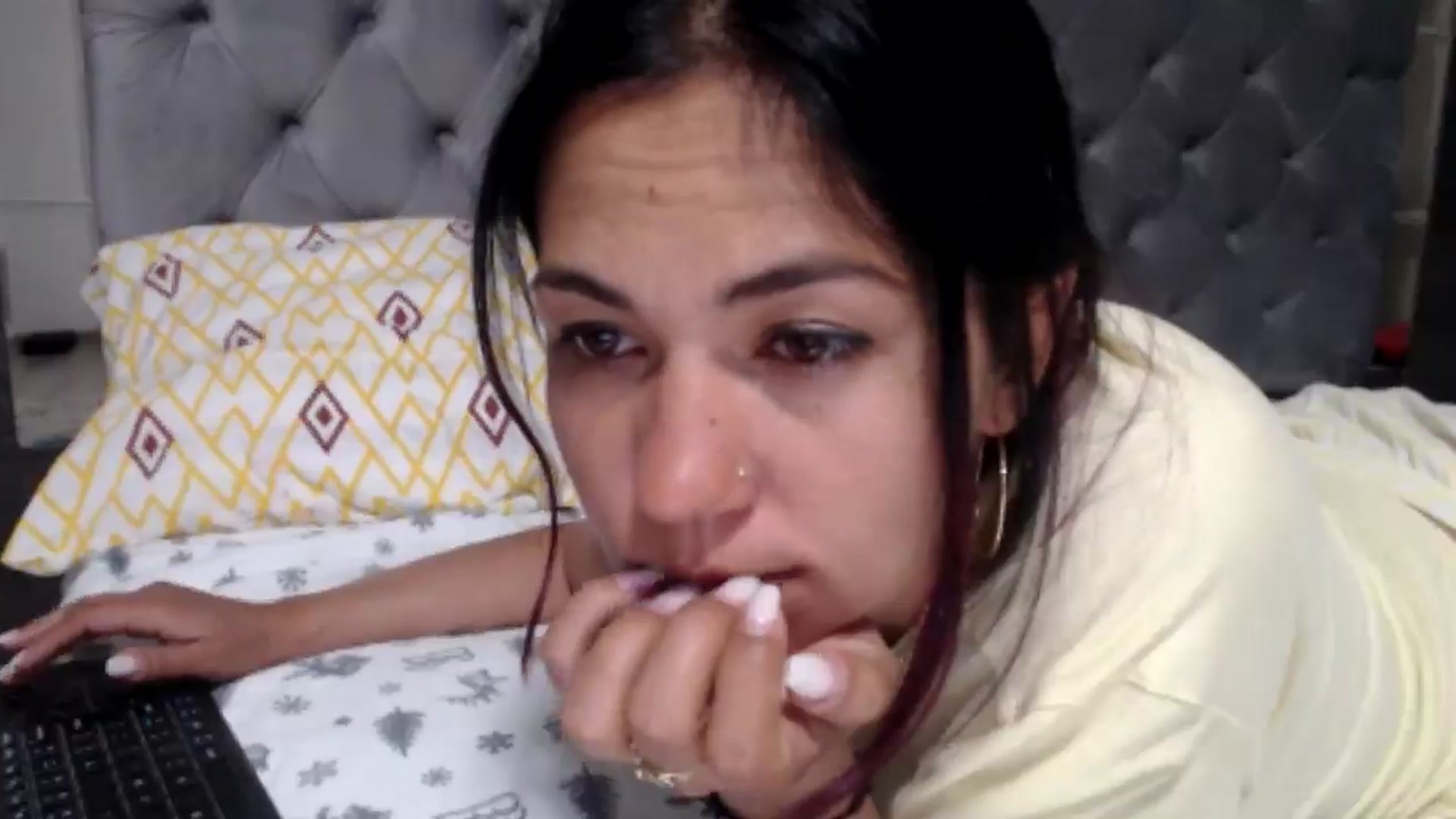 Gallery image thumbnail from YourLuvDee's myfreecams stream on, 05/10/2025, 21:38 image 4 of 20