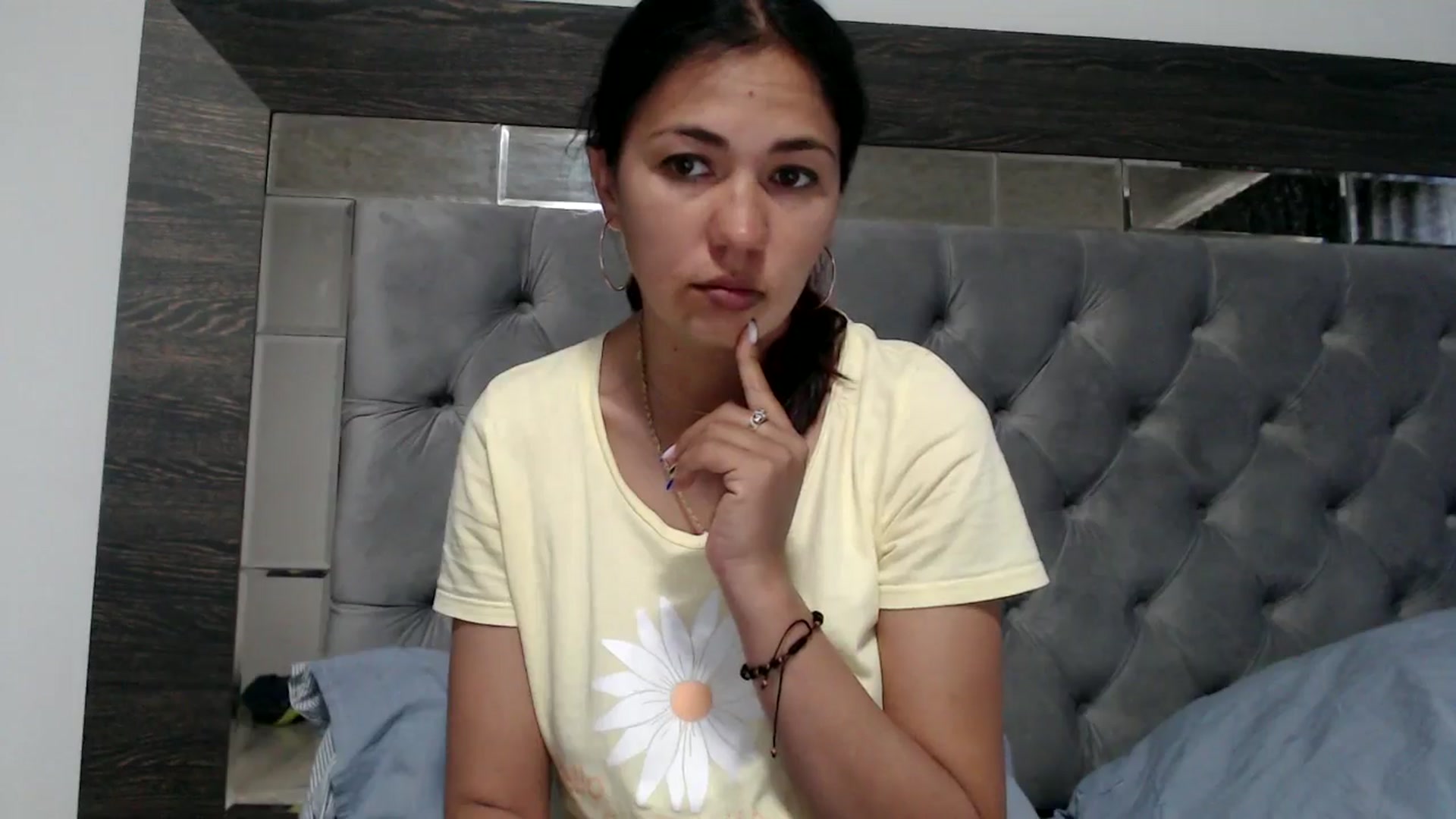 Gallery image thumbnail from YourLuvDee's myfreecams stream on, 05/17/2025, 14:24 image 4 of 20