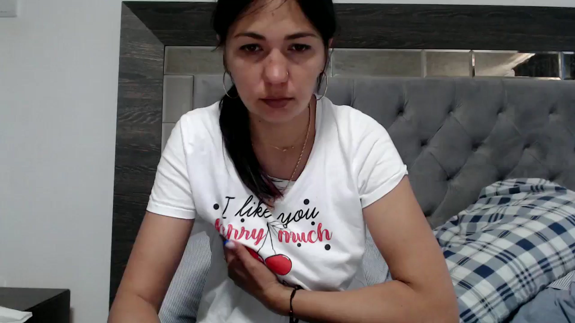 Gallery image thumbnail from YourLuvDee's myfreecams stream on, 05/19/2025, 10:49 image 11 of 20