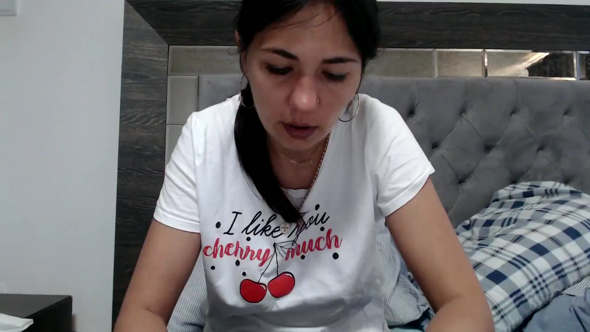 Gallery image thumbnail from YourLuvDee's myfreecams stream on, 05/19/2025, 10:49 image 8 of 20